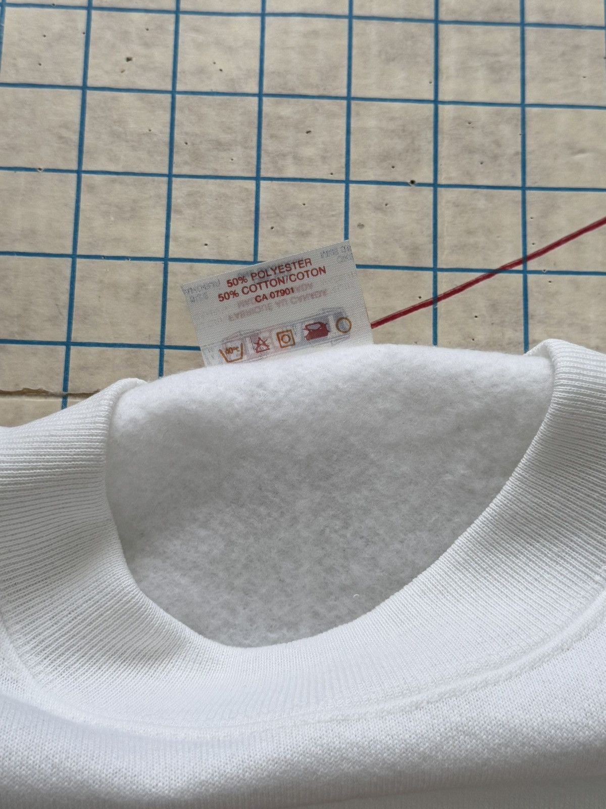 Other × Vintage Vintage Humpty Dumpty Crewneck Sweater White Fits Mens XL Size US XL / EU 56 / 4 - 9 Thumbnail