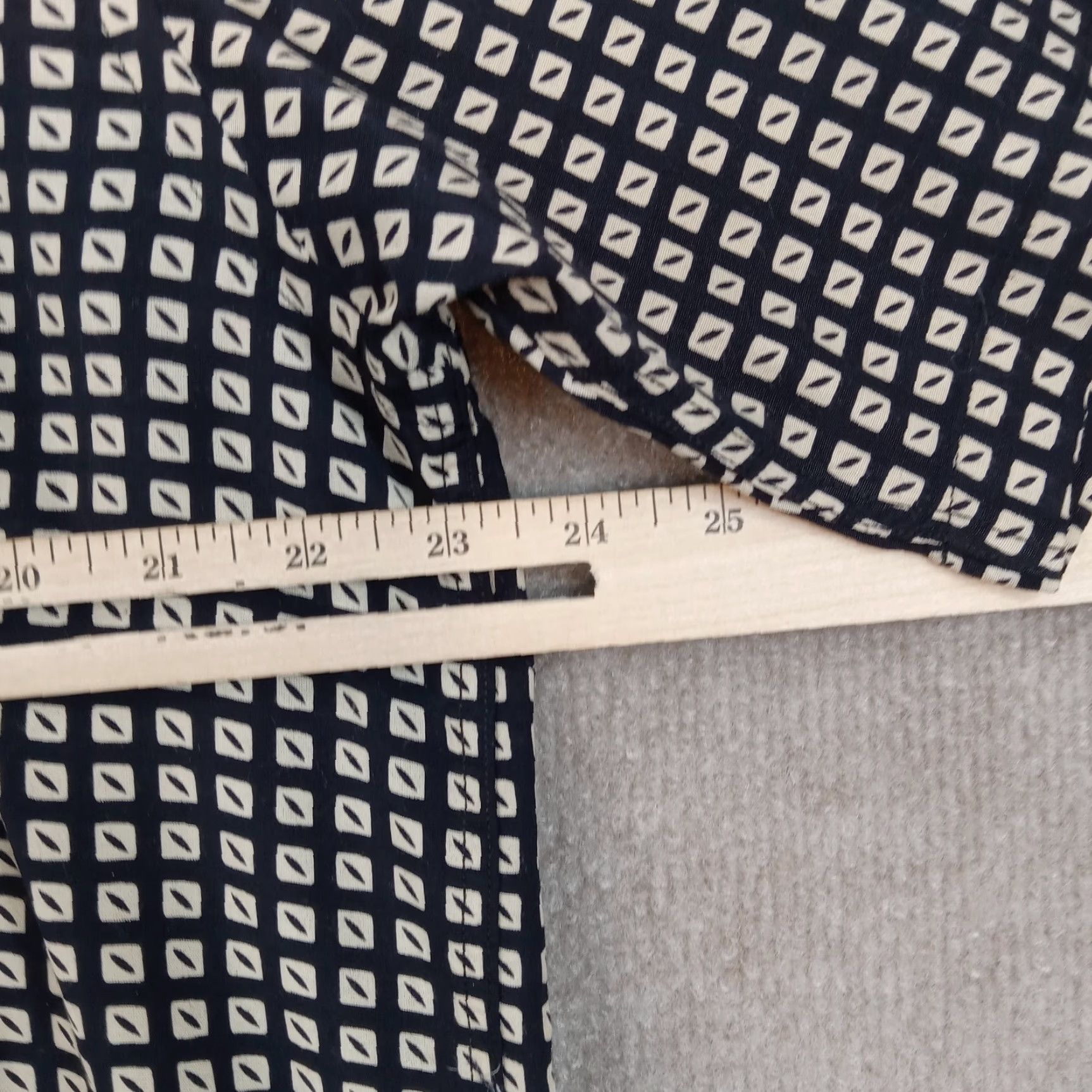 Vintage Riscatto Mens Shirt Large Black White Short Sleeve Button Up Pocket Casual Mens Regular, Button-Down Collar, Geometric Pattern, All Seasons, Workwear Size US L / EU 52-54 / 3 - 4 Thumbnail