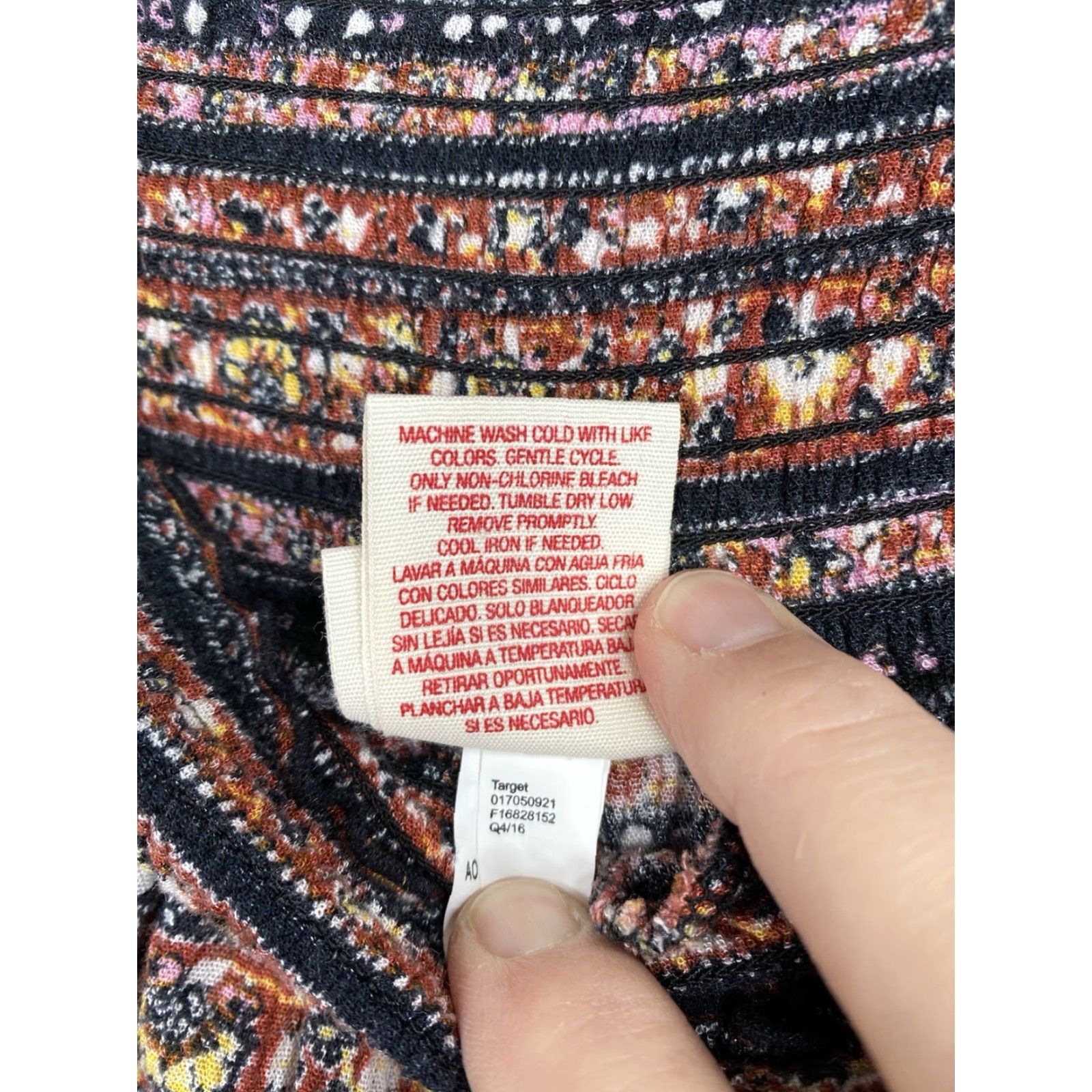 Cos VINTAGE Mossimo Supply Co S Maxi Skirt Red Blue Floral Smocked Waist Pull On Boho Rayon Size 28" / US 6 / IT 42 - 4 Thumbnail