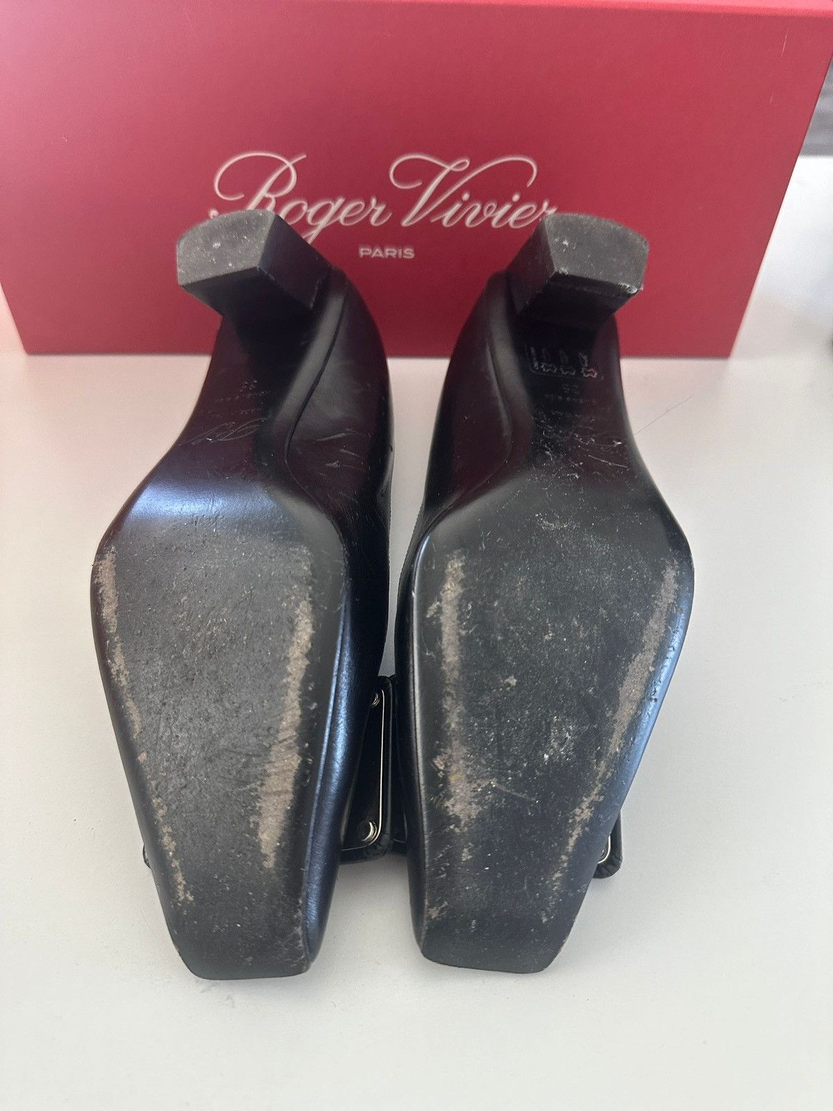 Roger Vivier Roger Vivier square toe shoes size 35B Size US 5 / IT 35 - 4 Thumbnail