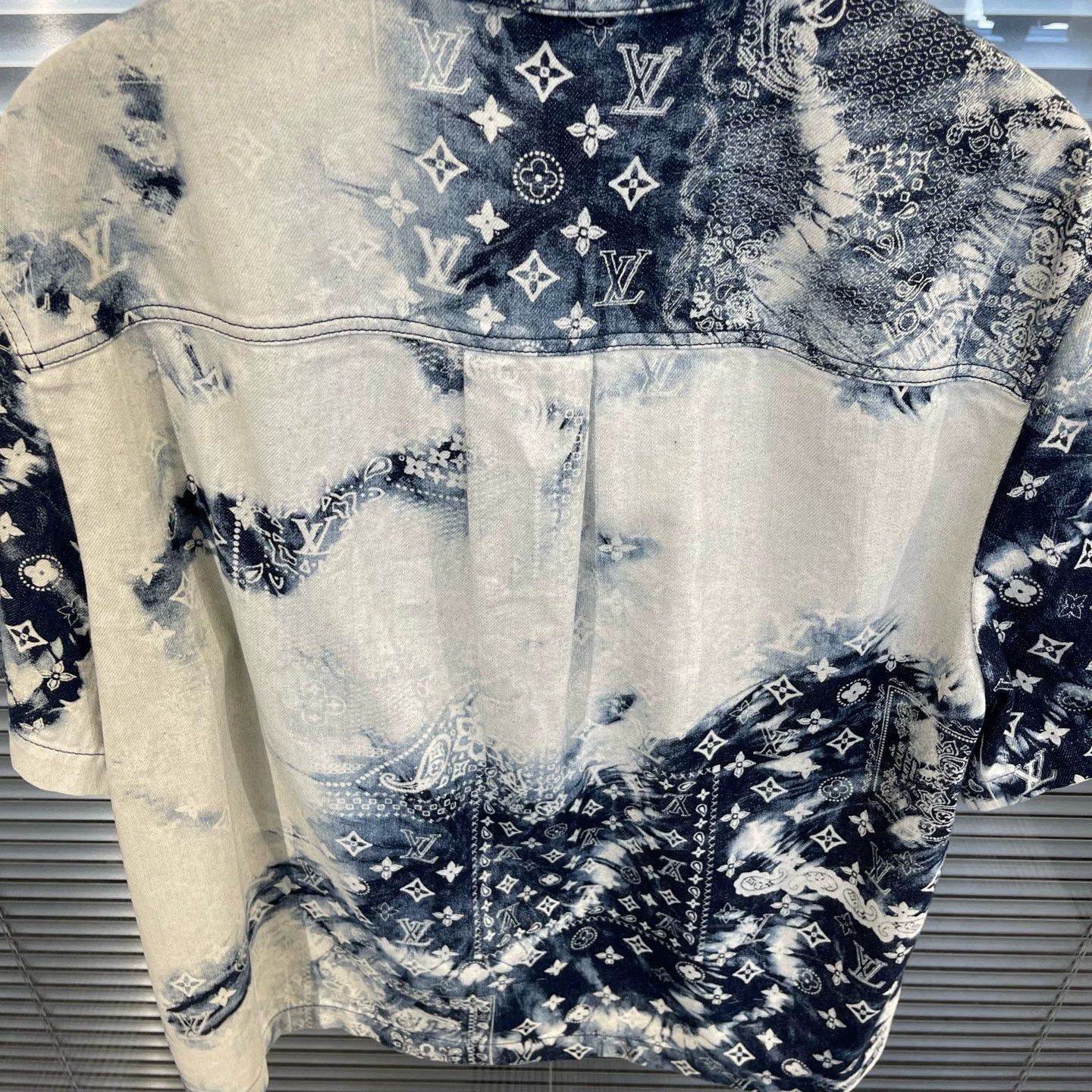 Louis Vuitton Louis Vuitton Monogram allover print short-sleeve shirt L Size US M / EU 48-50 / 2 - 5 Thumbnail