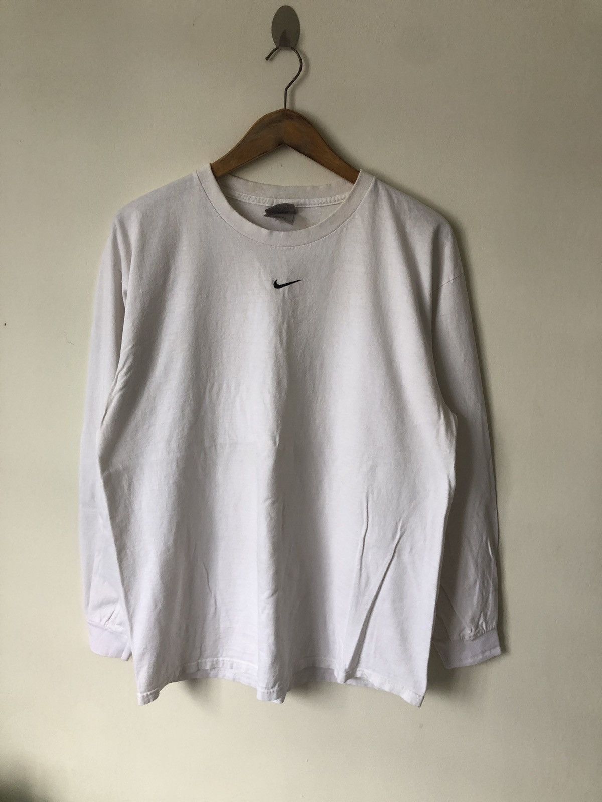 Nike Vintage nike middle swoosh longsleeve Size US L / EU 52-54 / 3 - 1 Thumbnail