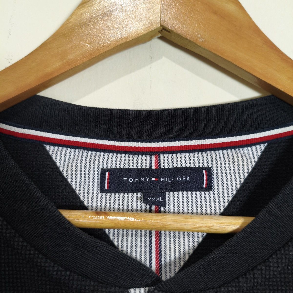 Tommy Hilfiger Tommy Hilfiger black long-sleeve thermal Henley shirt Size US XXL / EU 58 / 5 - 5 Thumbnail