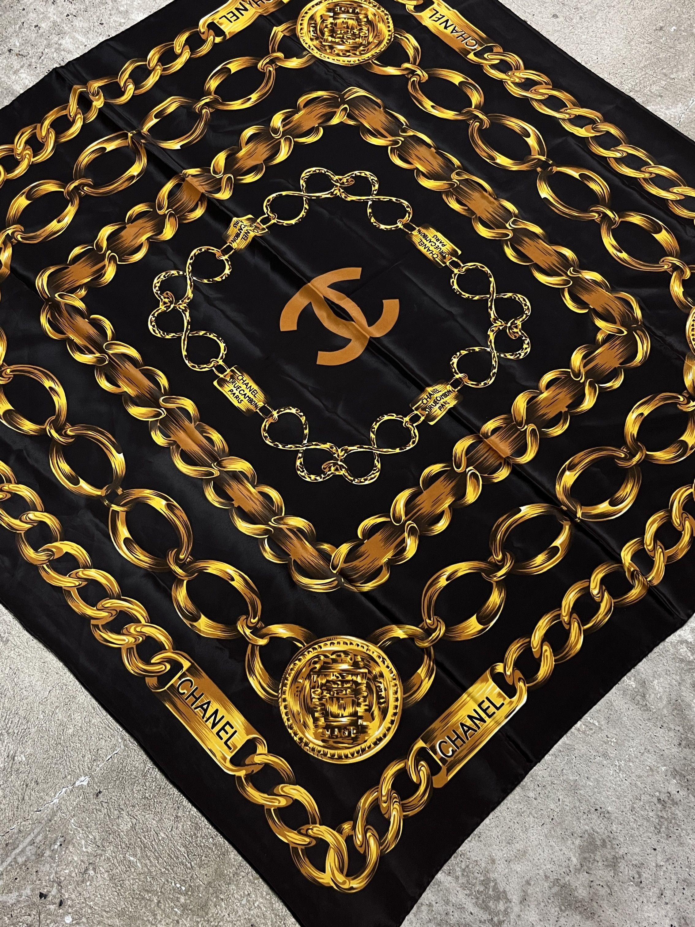 Chanel CHANEL GOLD CHAIN PRINT SILK SCARF - № 4517 Size ONE SIZE - 8 Thumbnail