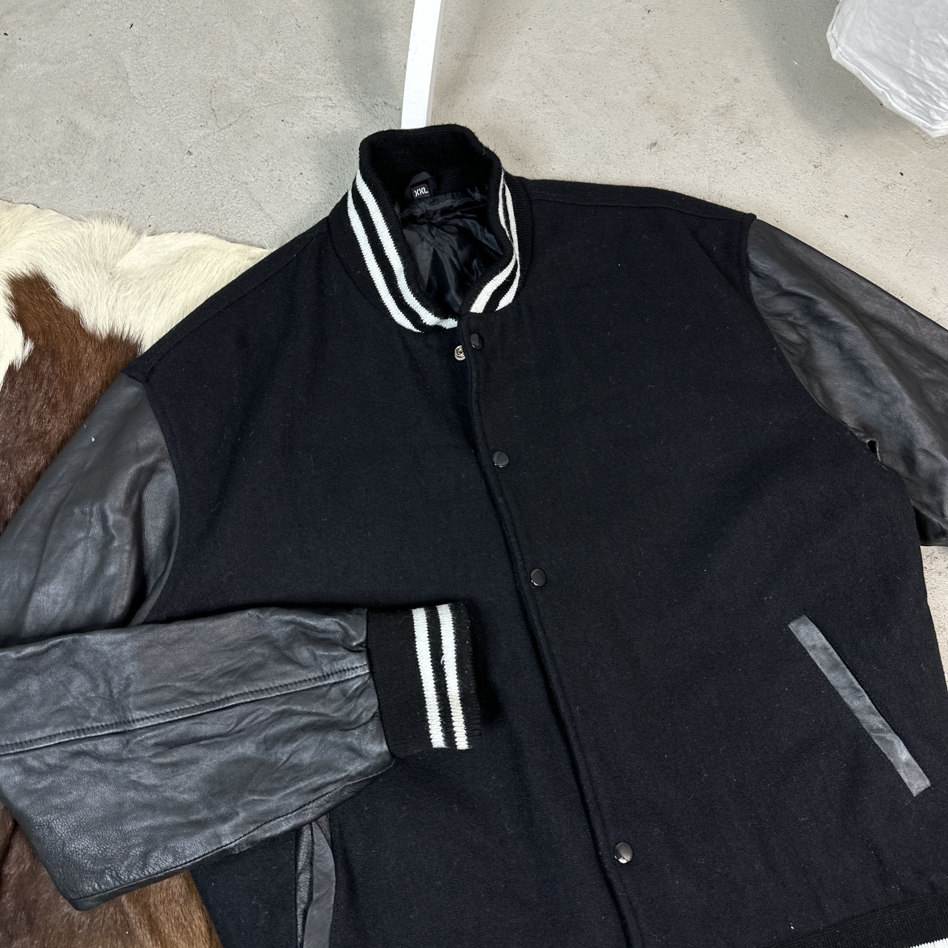 Vintage Vintage Varsity Wool & Leather Jacket Size US XXL / EU 58 / 5 - 4 Thumbnail