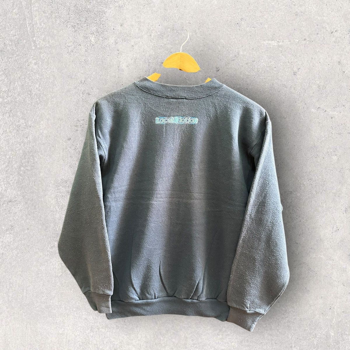 Vintage Vintage Local Motion Sweatshirt Surf Brand Size US M / EU 48-50 / 2 - 6 Thumbnail