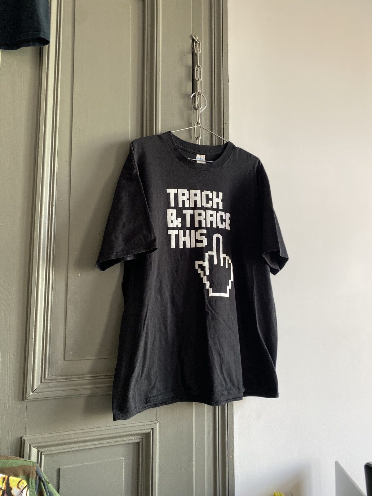Gildan × Vintage Track&Trace This Fuck T-Shirt Porn Star Tee Size US XL / EU 56 / 4 - 3 Thumbnail