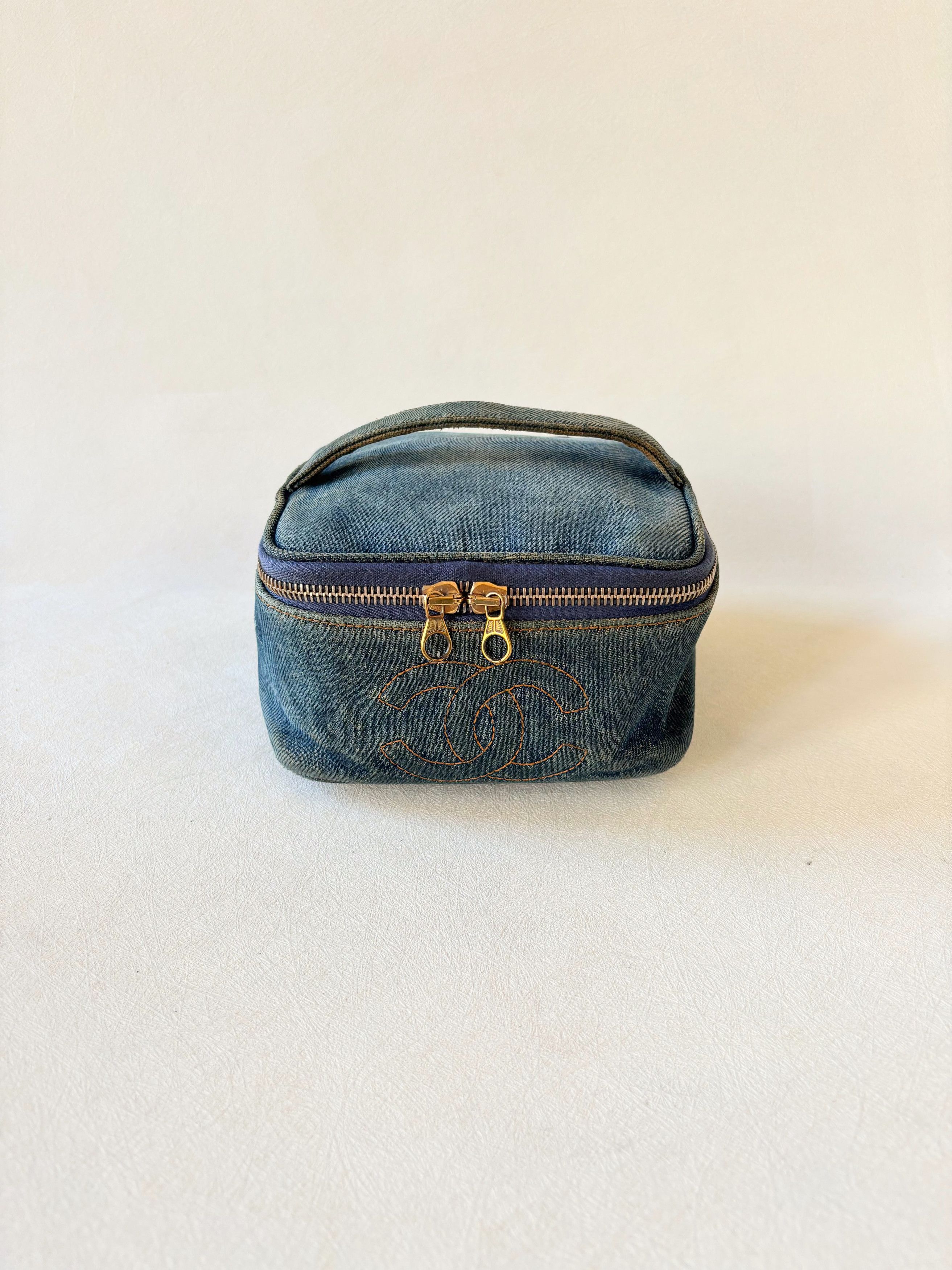 Chanel Vanity Case Denim Size ONE SIZE - 1 Thumbnail