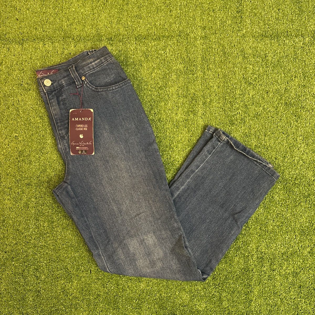 Gloria Vanderbilt NWT Women’s Gloria Vanderbilt ‘Amanda’ Denim Jeans Size 27" / US 4 / IT 40 - 1 Thumbnail