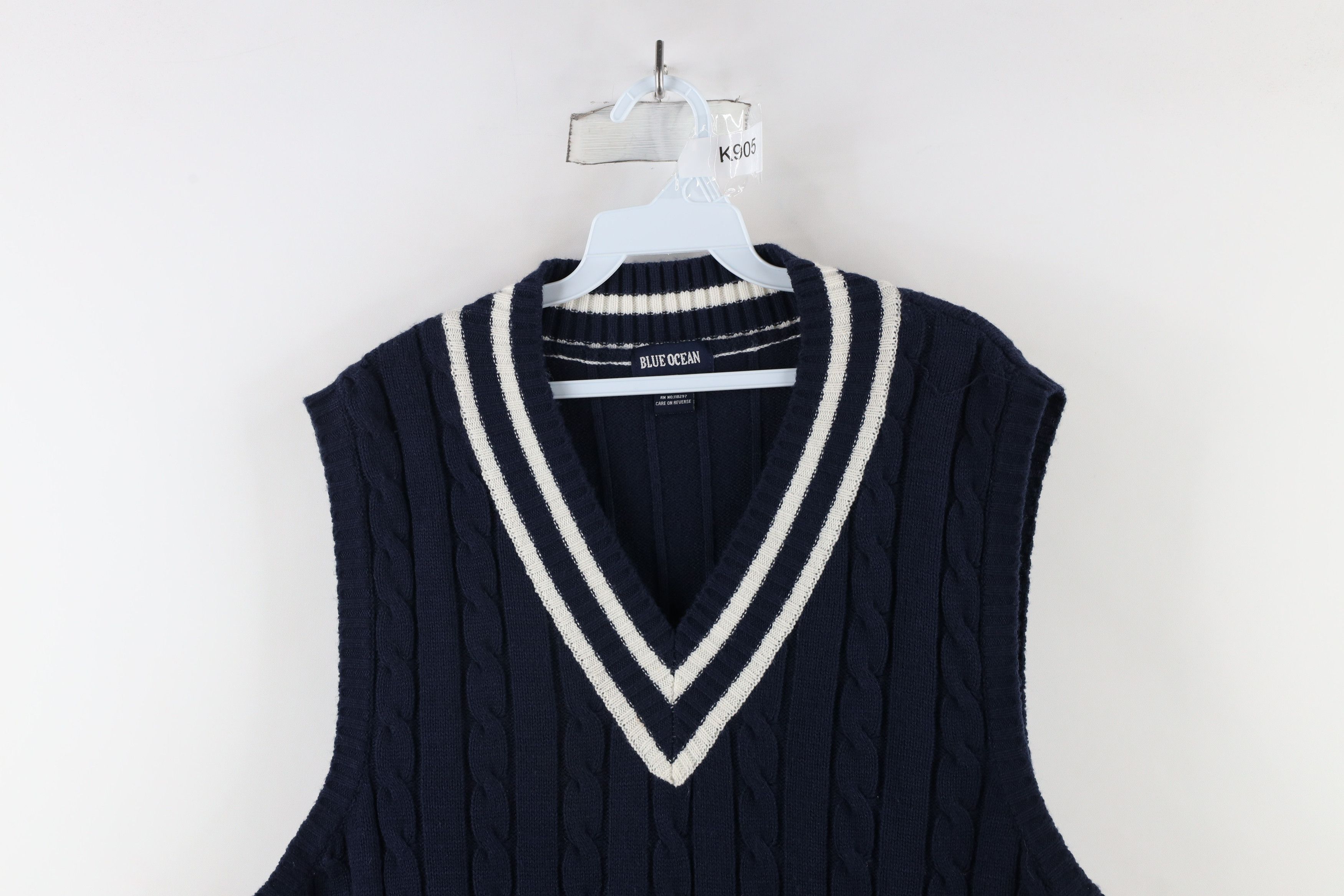 Vintage Vintage 90s Streetwear Cable Knit V-Neck Sweater Vest Size ONE SIZE - 2 Thumbnail