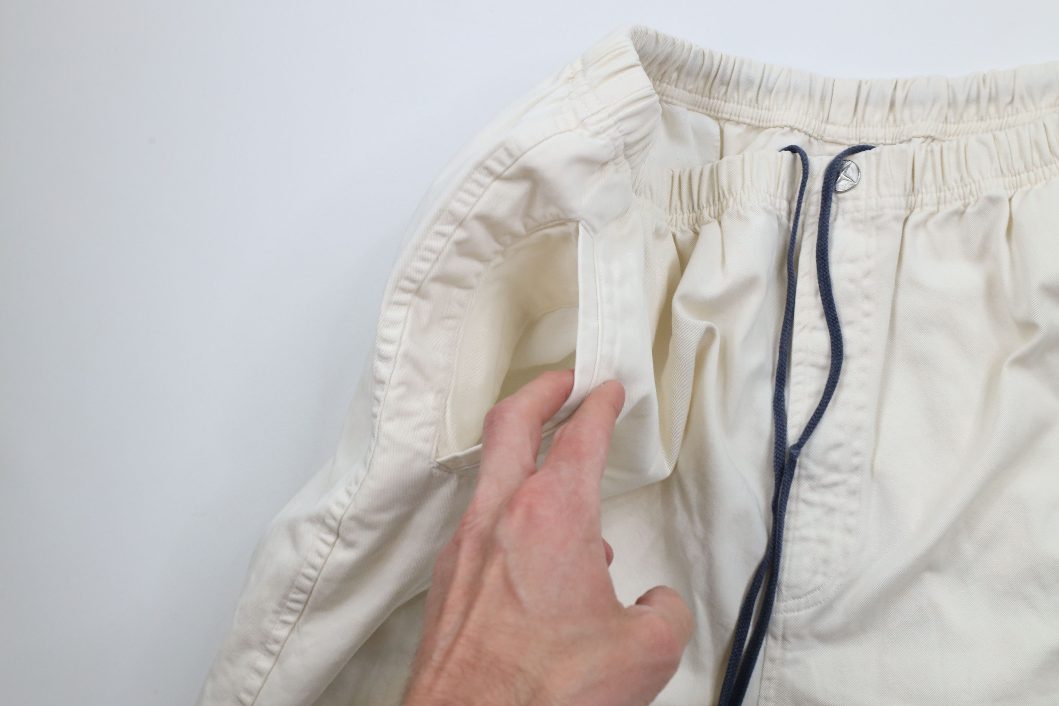 Nautica × Vintage Vintage 90s Nautica Spell Out Above Knee Shorts Cream Size US 34 / EU 50 - 7 Thumbnail