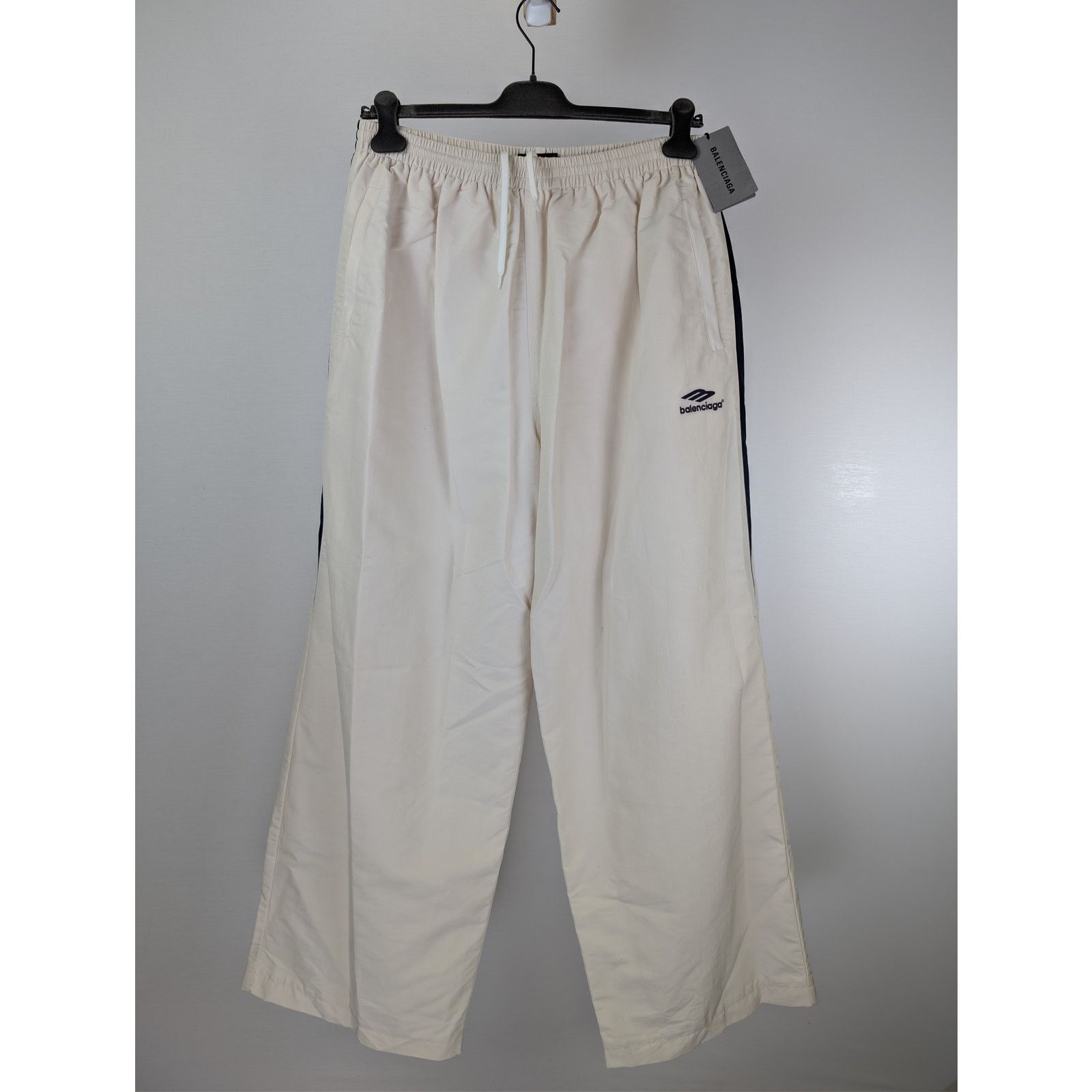 Balenciaga o1rshd1 Medium Fit Tracksuit Pants in Beige/Black Size US 36 / EU 52 - 2 Thumbnail