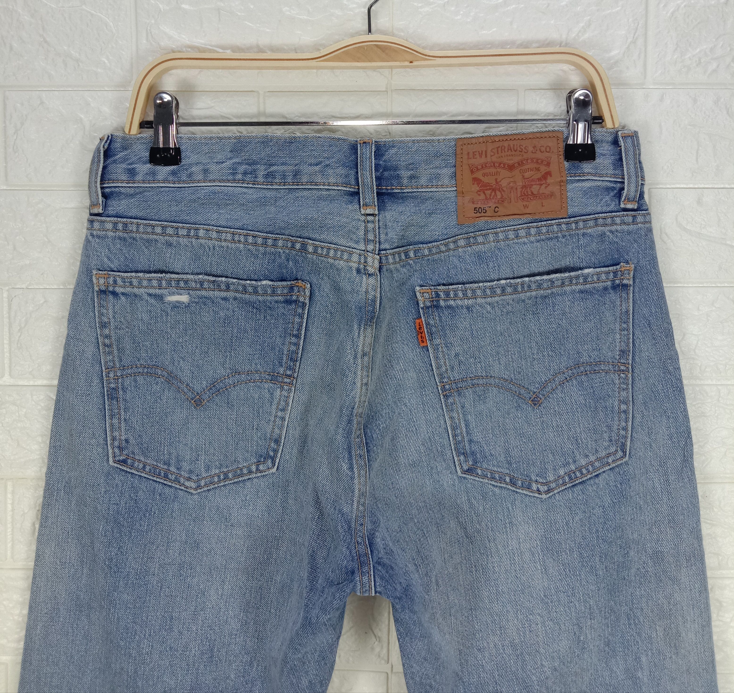 Levi's Vintage Levi's 505 Orange Tab Jeans Light Wash Ripped Denim Size US 30 / EU 46 - 6 Thumbnail