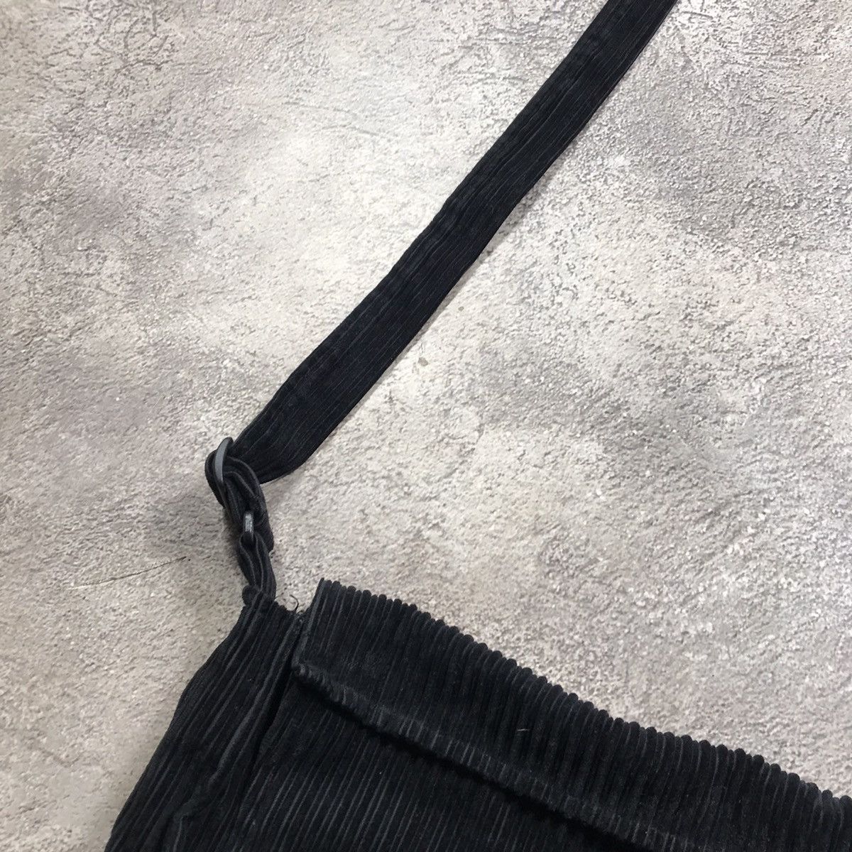 Japanese Brand vintage japan crossbody bag tactical with pockets 90s Y2K Size ONE SIZE - 4 Thumbnail
