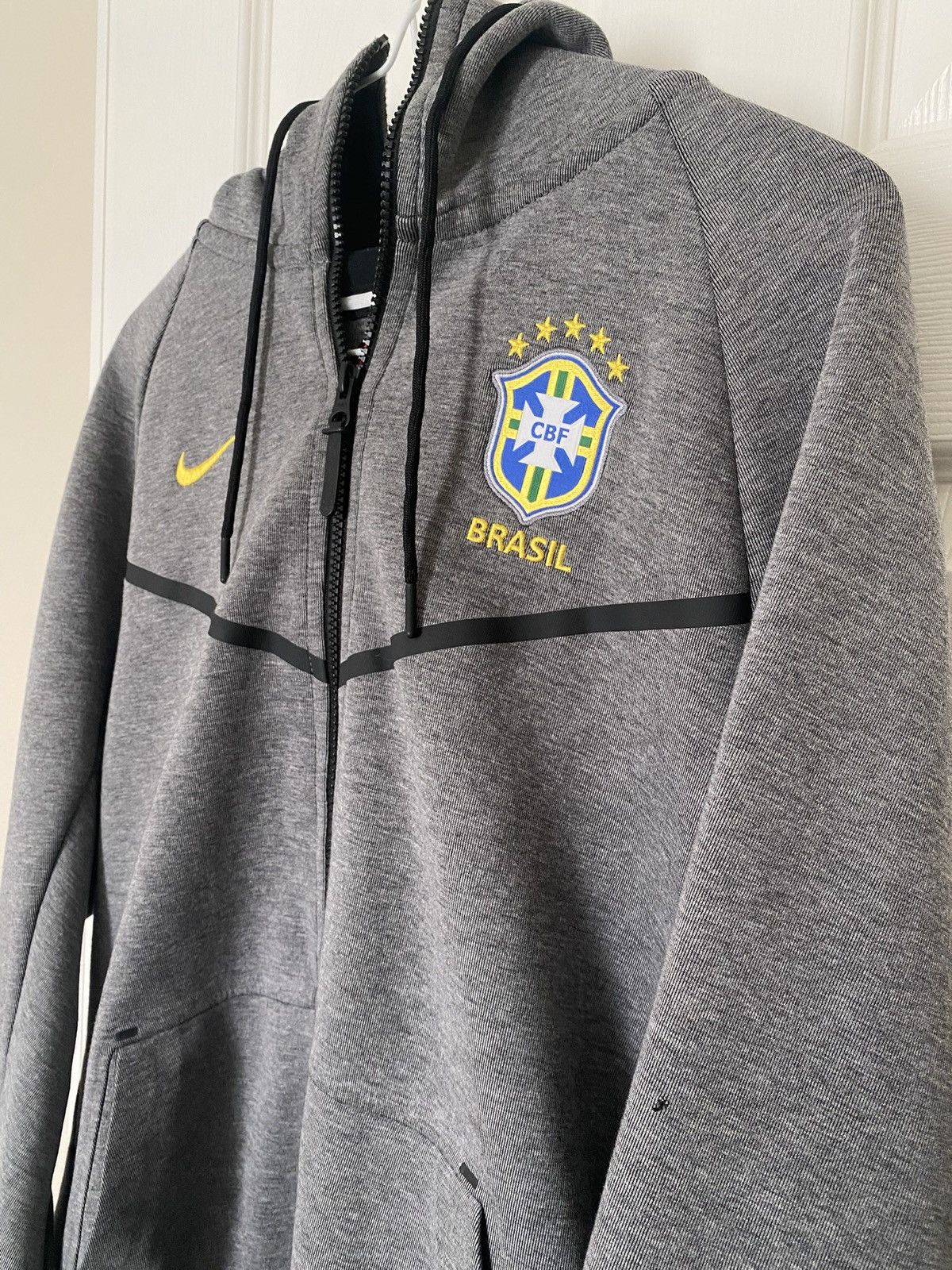 Nike Brazil Nike Tech Fleece Jacket Size Medium Size US M / EU 48-50 / 2 - 4 Thumbnail