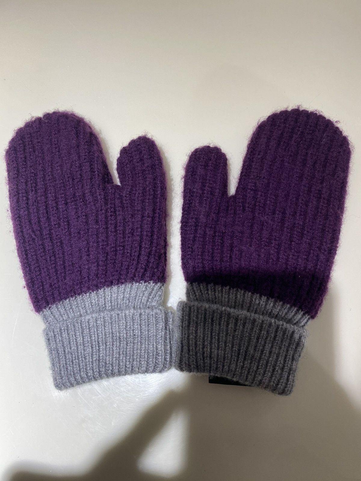 Adidas × Y-3 × Yohji Yamamoto Adidas Y-3 Woman’s Mittens Glove with strap Size ONE SIZE - 4 Thumbnail
