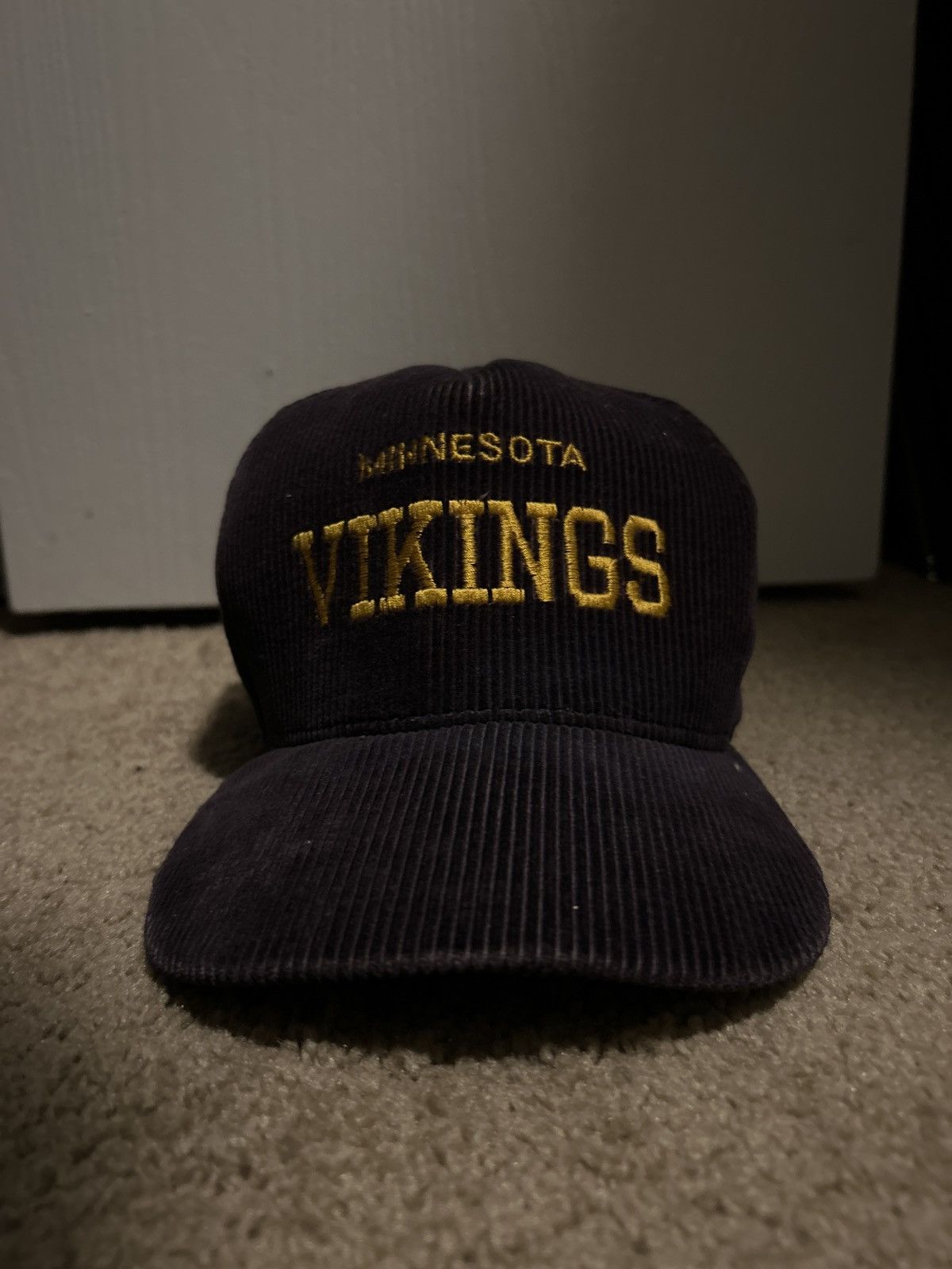Vintage Vintage Corduroy Minnesota Vikings Snapback Size ONE SIZE - 6 Thumbnail