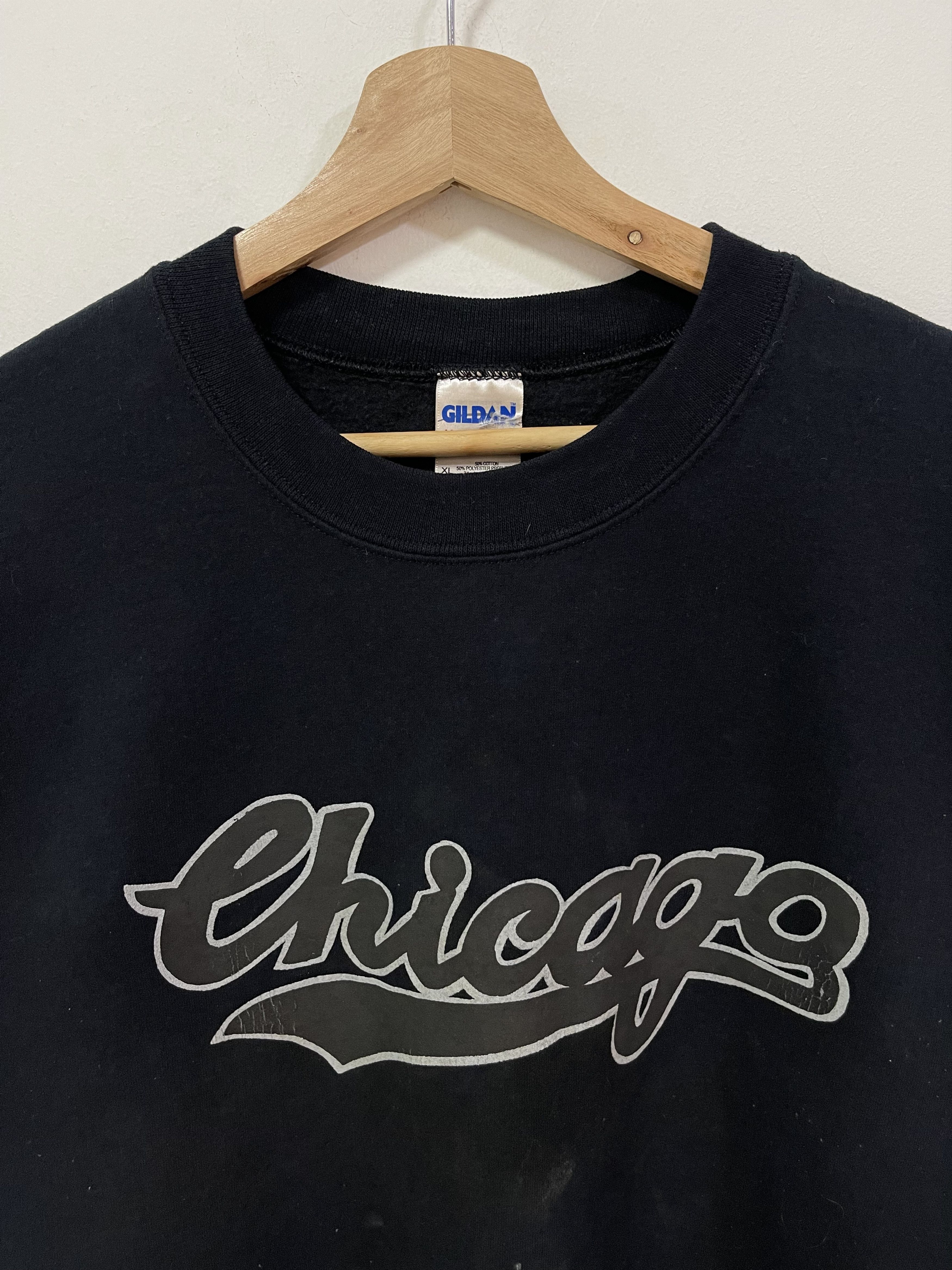 Gildan × Vintage Vintage Chicago Spellout Crewneck Sweatshirt Size US XL / EU 56 / 4 - 2 Thumbnail