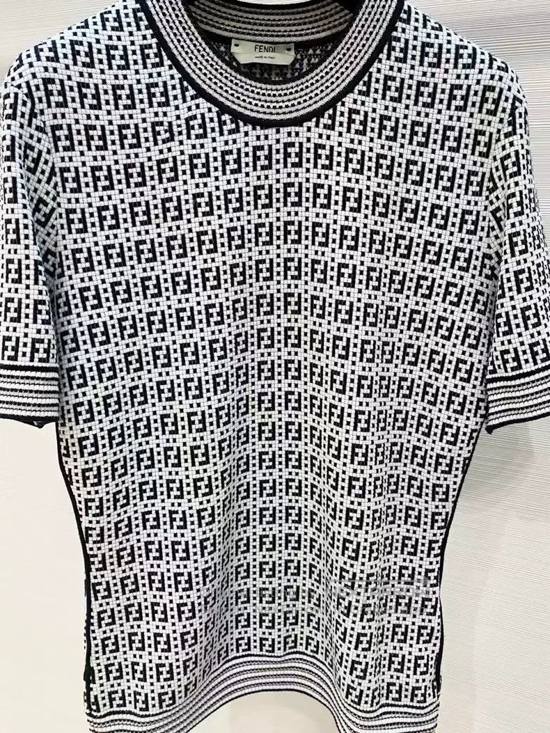 Fendi Fendi Logo Knit Short Sleeve Size XS / US 0-2 / IT 36-38 - 4 Thumbnail