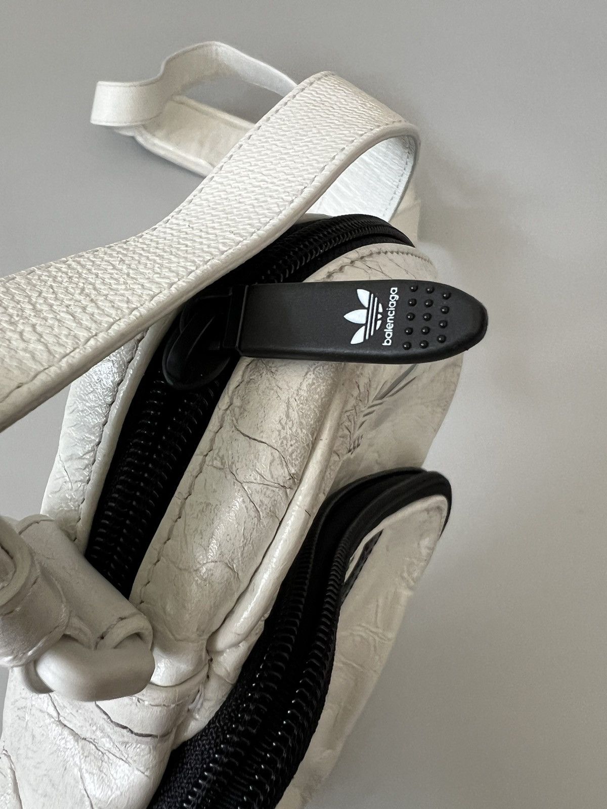 Balenciaga Balenciaga x Adidas crossbody messenger bag Size ONE SIZE - 6 Thumbnail