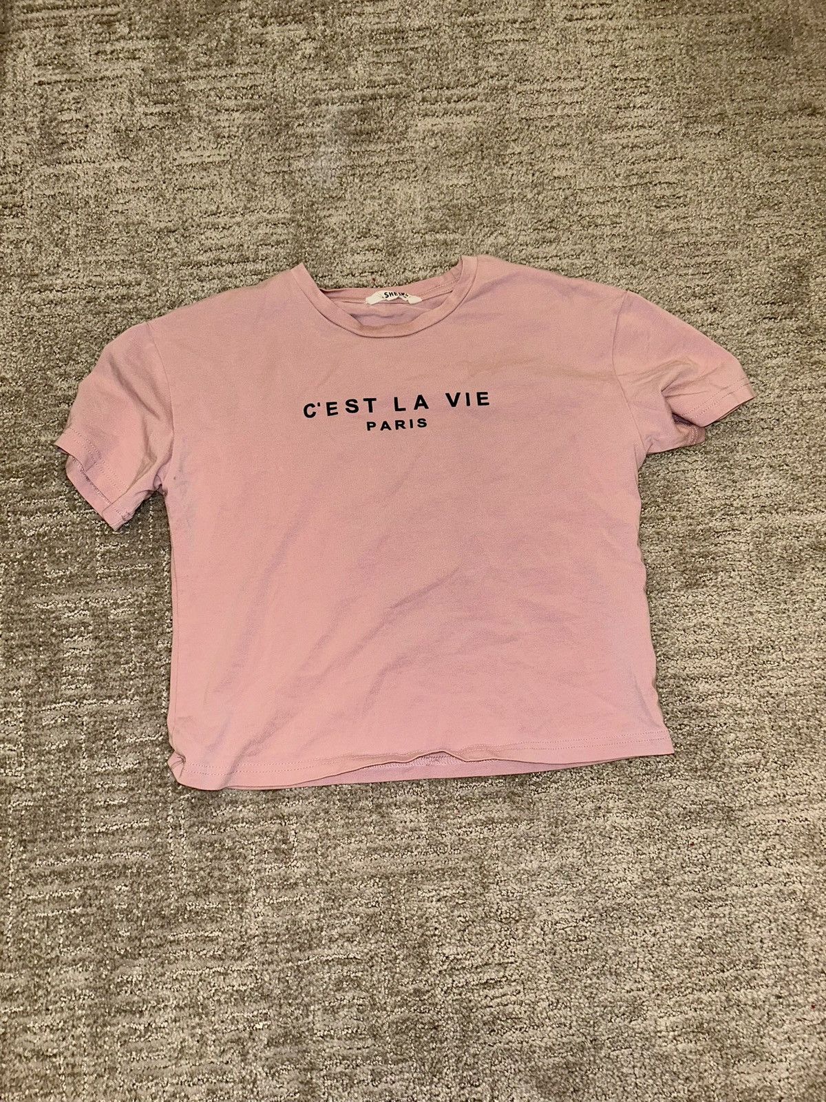 Shein pink Shein “c’est la vie” cropped tee Size XS / US 0-2 / IT 36-38 - 2 Thumbnail