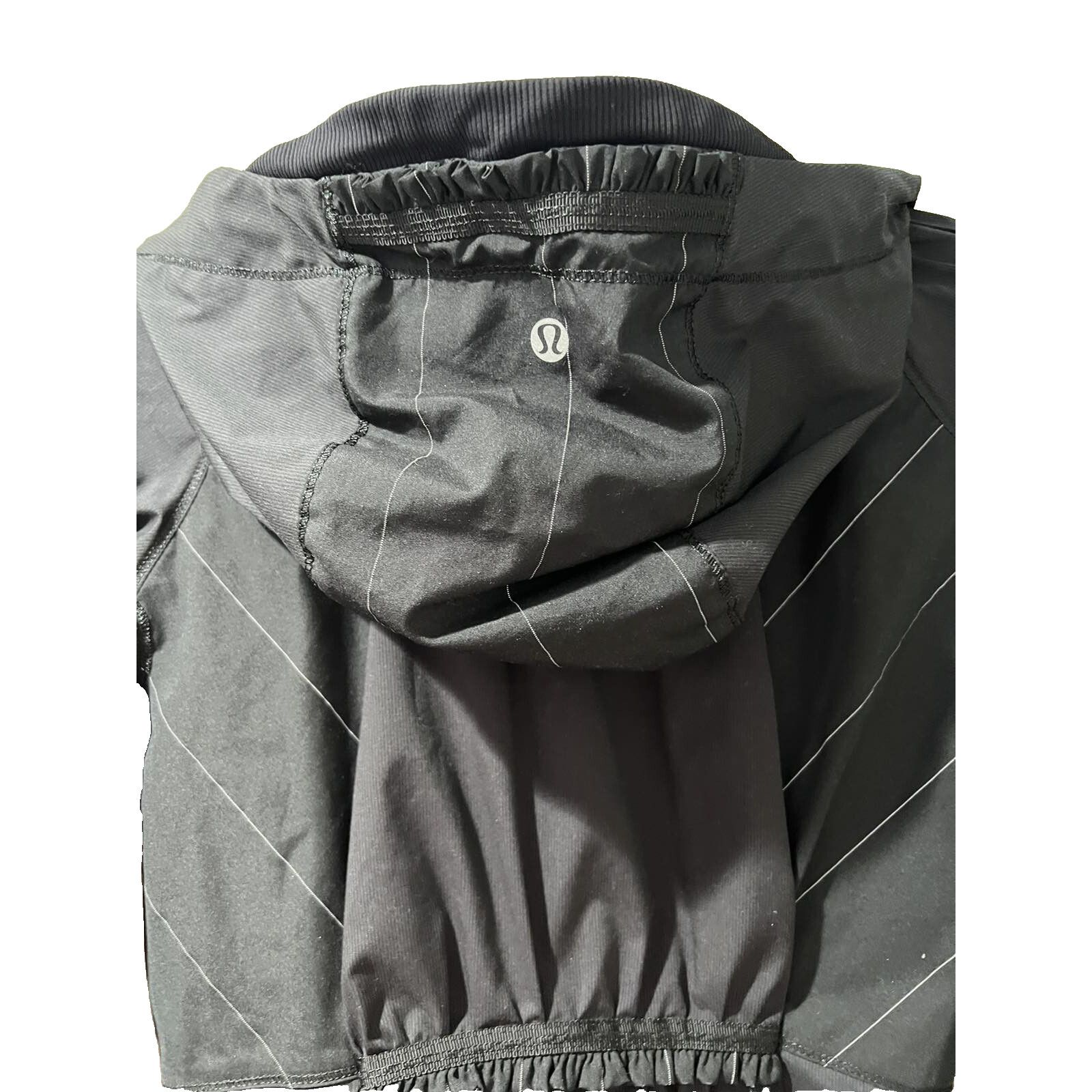 Lululemon Lululemon Run Bundle Up Liner Jacket Black Size 4 A001507 Size S / US 4 / IT 40 - 13 Thumbnail