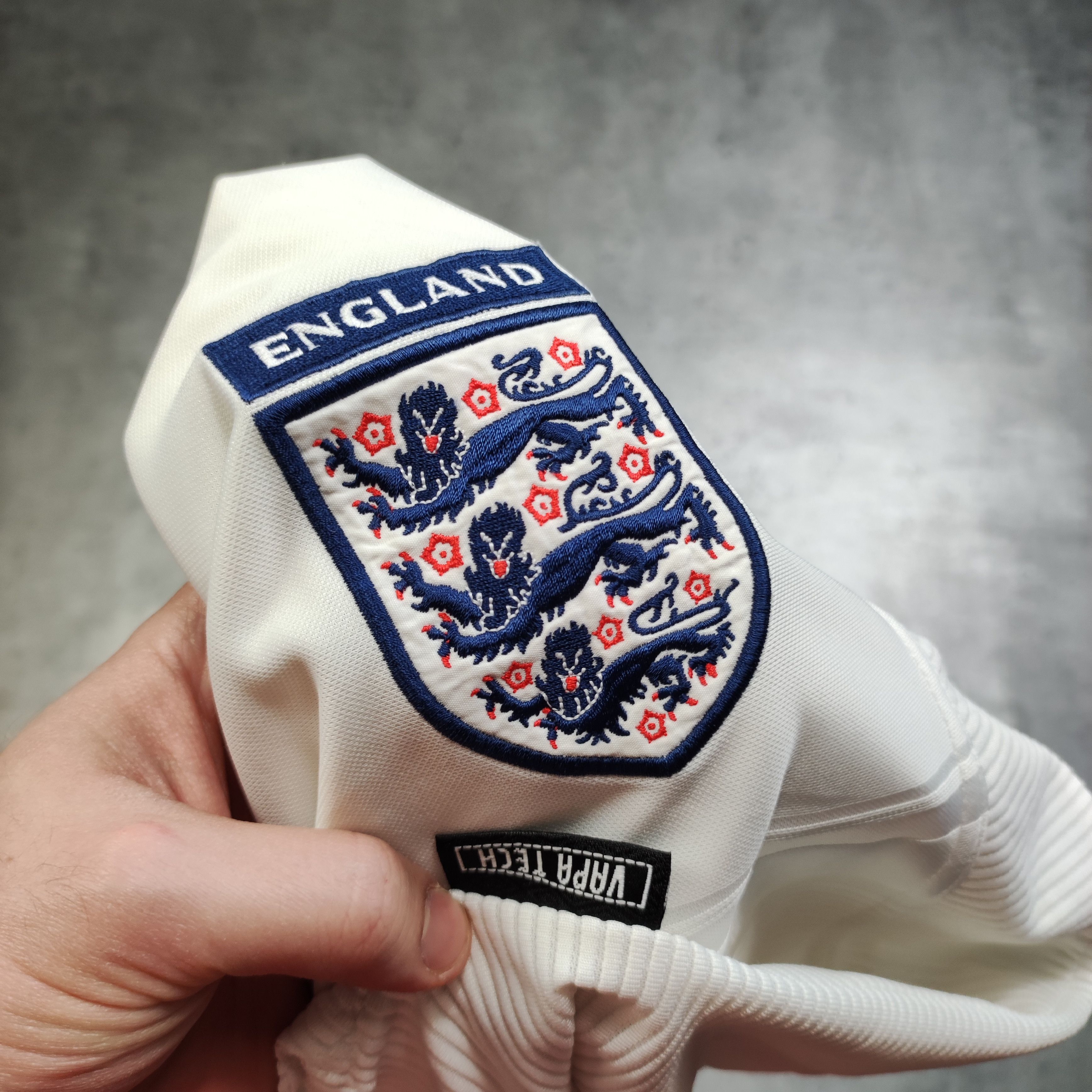 Vintage RARE OG 1999 Football Soccer Umbro England Home Jersey Size US M / EU 48-50 / 2 - 5 Thumbnail