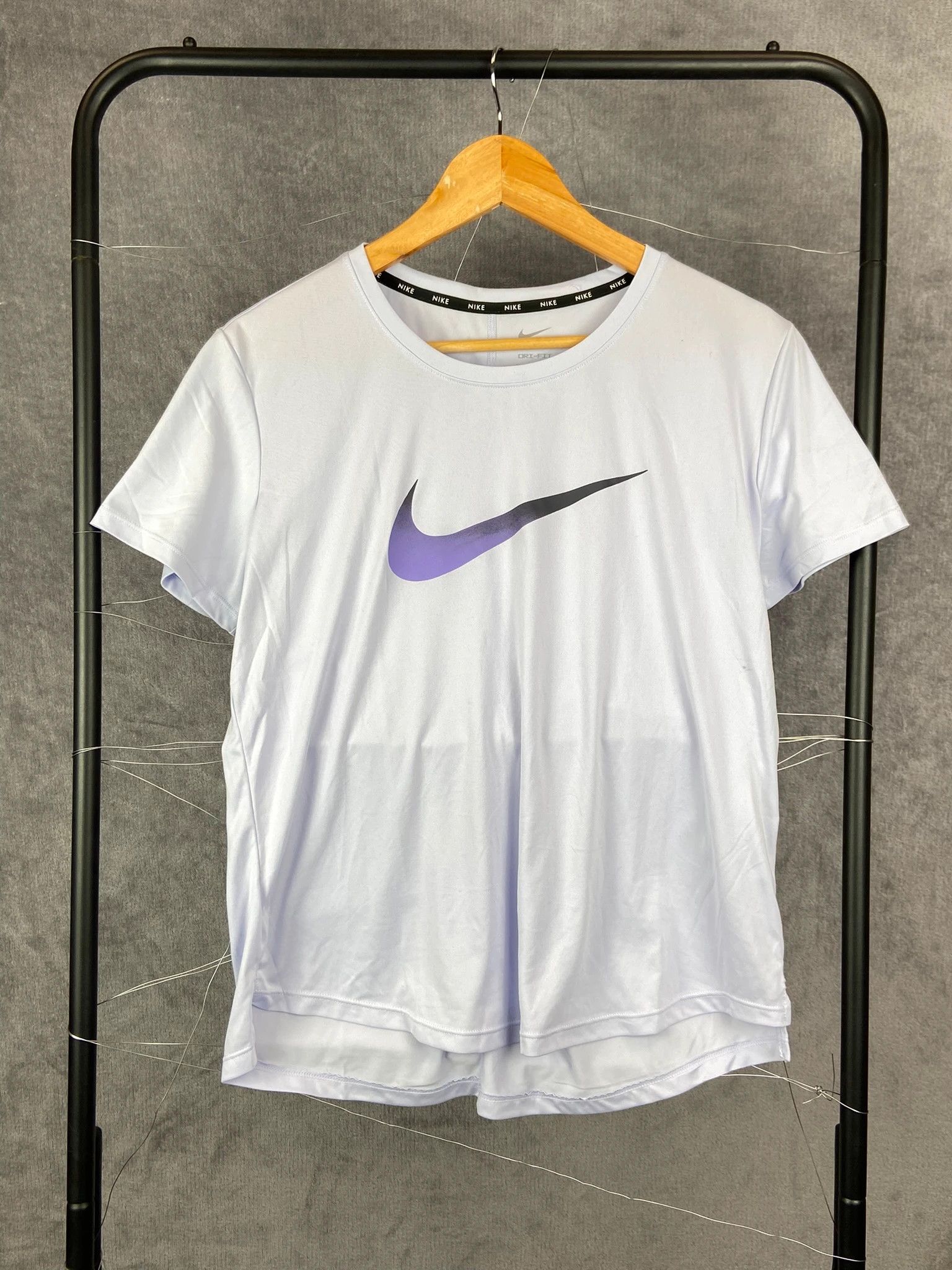 Nike Nike purple gradient swoosh tee M Size US M / EU 48-50 / 2 - 1 Thumbnail