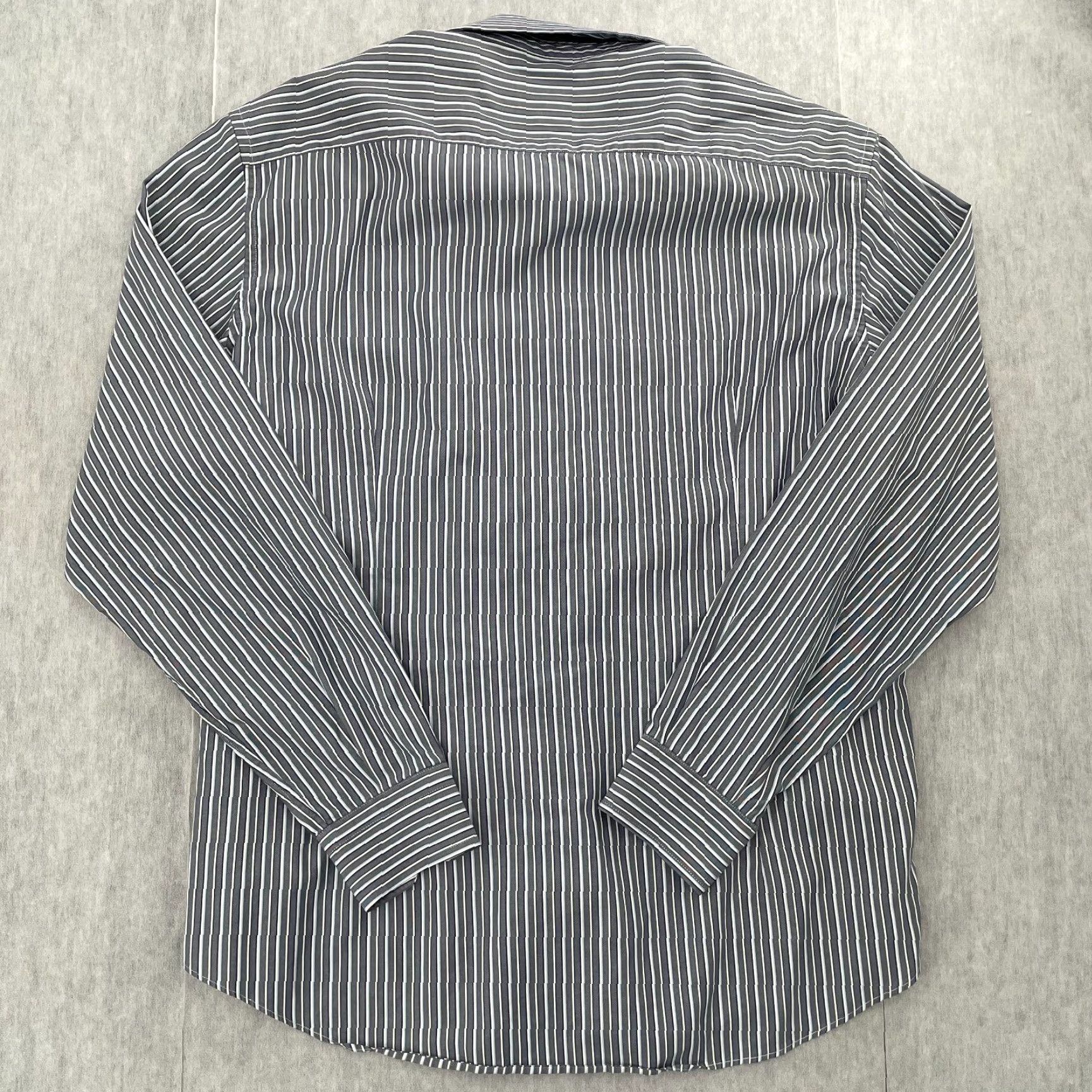 Vintage VINTAGE Culturata Shirt Men XL Gray White Striped Button-Up Collar Dress Shirt Italy Size US XL / EU 56 / 4 - 2 Thumbnail