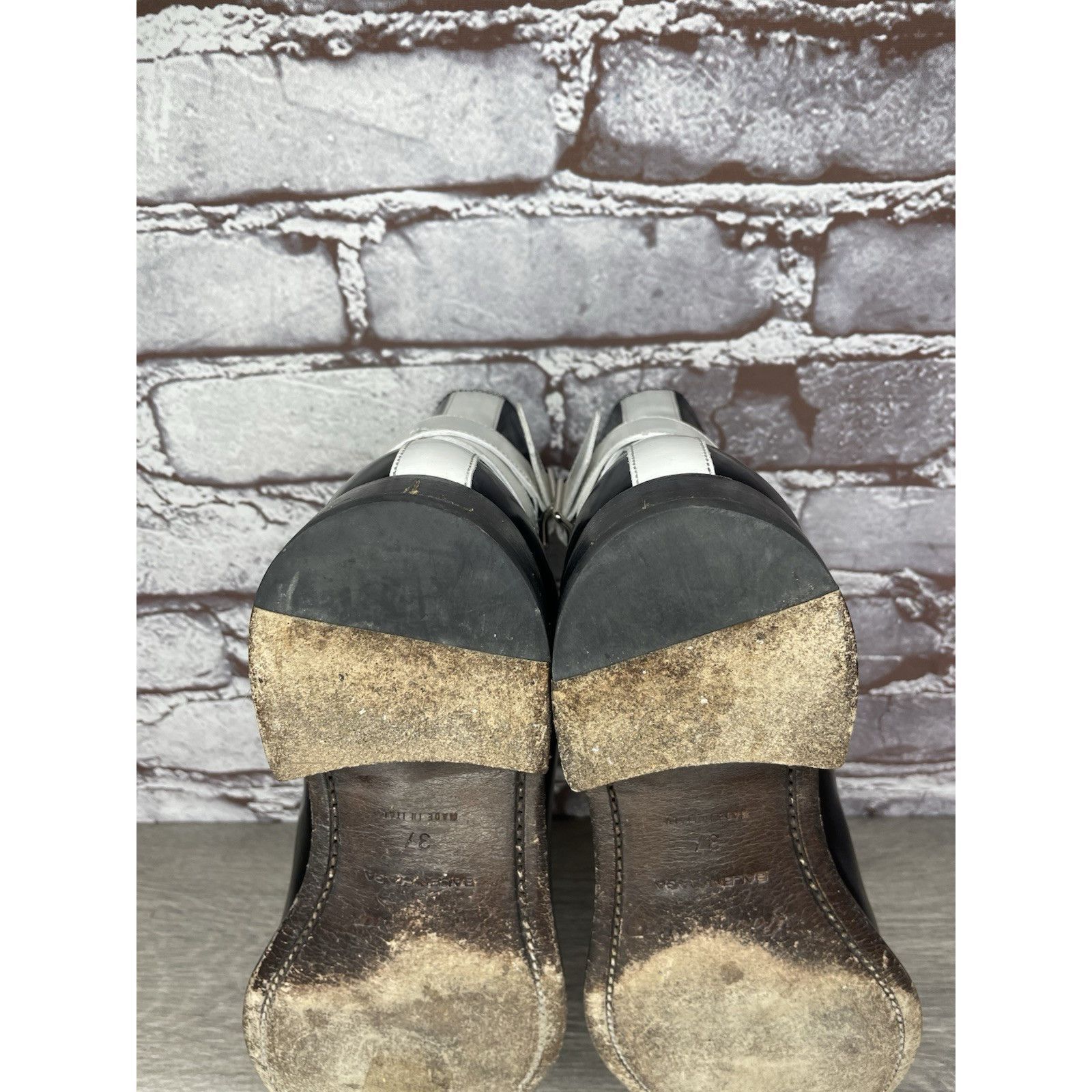 Balenciaga BALENCIAGA Black White Leather Calfskin Chelsea Buckle Ankle Size US 6.5 / IT 36.5 - 10 Thumbnail
