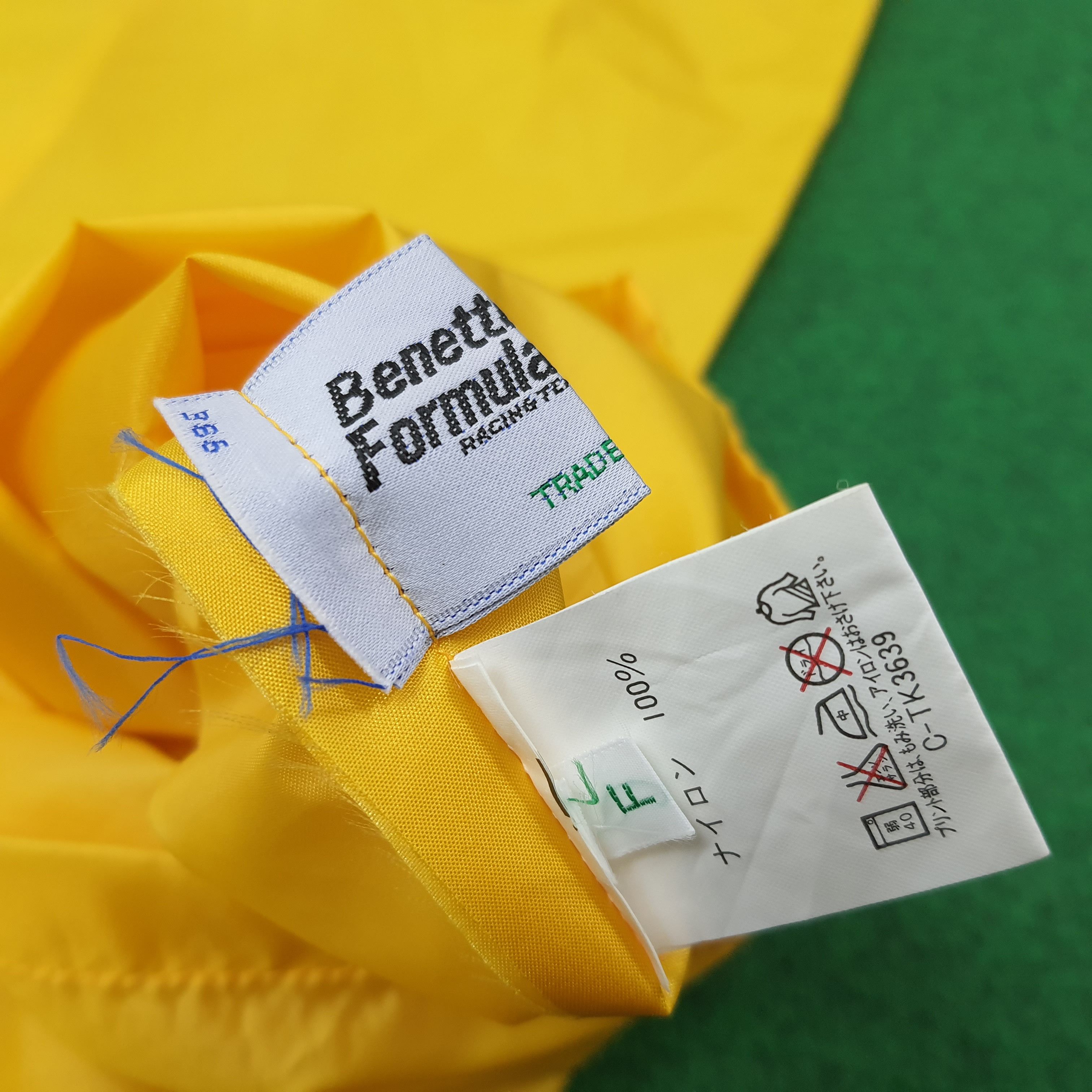 Benetton Vintage Benetton Formula 1 Racing Raincoat Free Size C269N15 Size US L / EU 52-54 / 3 - 6 Thumbnail