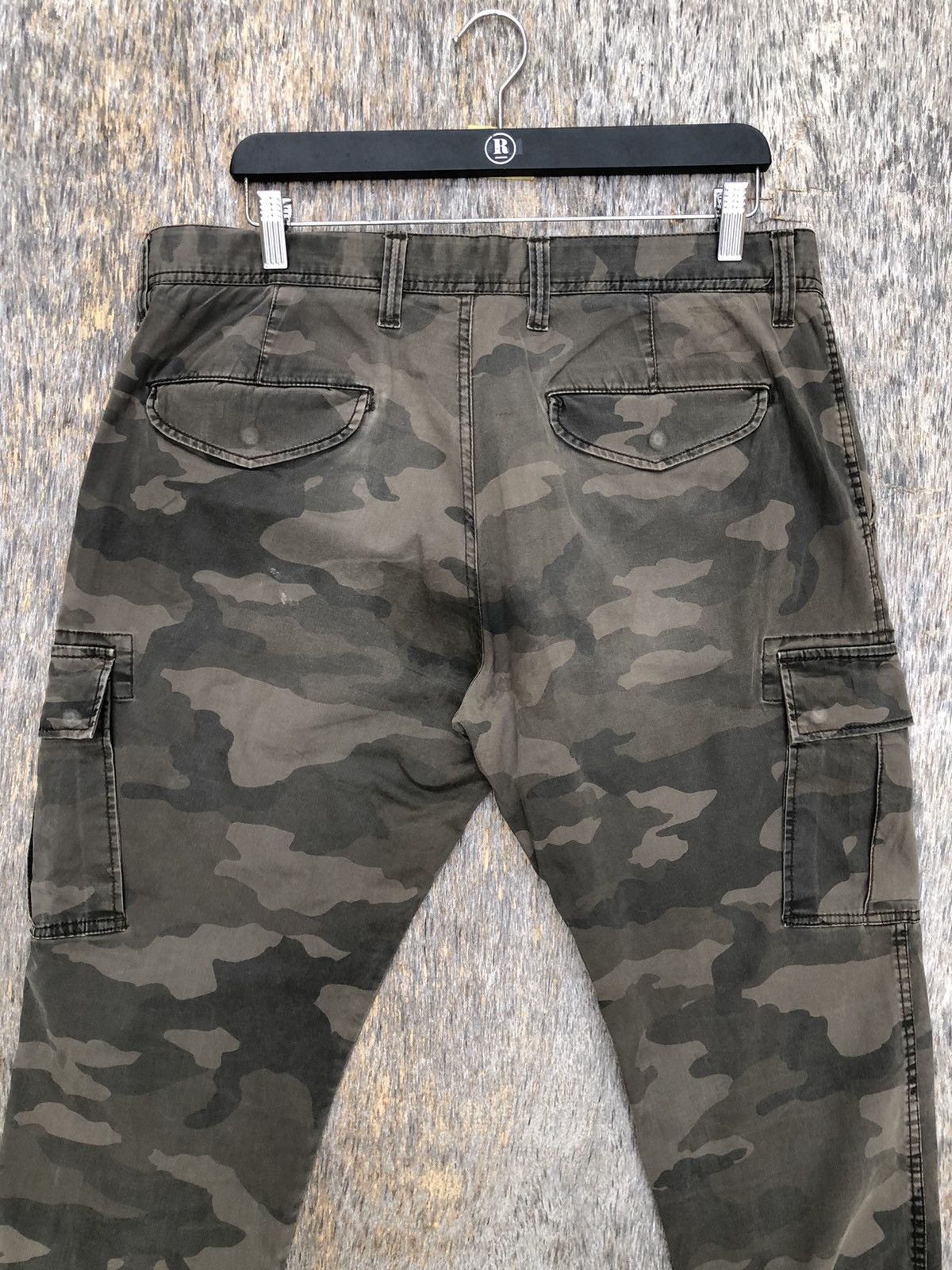 Japanese Brand Camouflage Cargo Multipocket Tactical Utility Pants W37xL37 Size US 37 - 9 Thumbnail