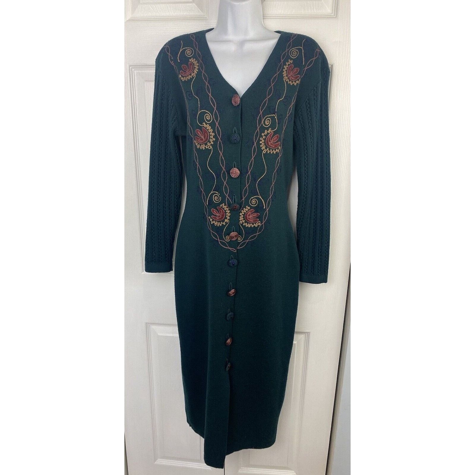 alhambra embroidered trim knit dress Magnolia Grace | Dresses | Elegant Green Patterned Sleeveless Dress
