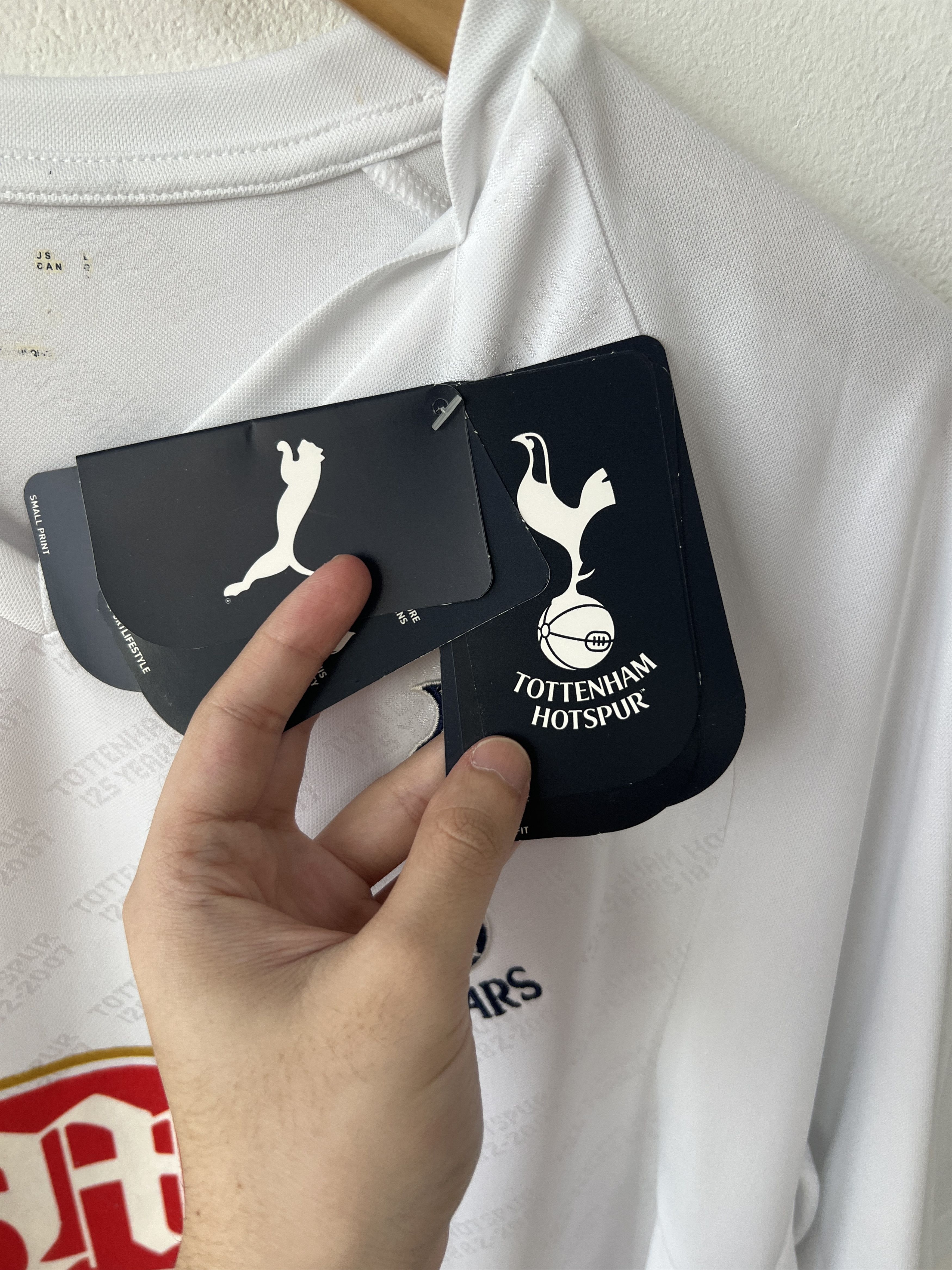 Puma (L) Tottenham Spurs 2007-08 Home Kit Bale #16 (NEW) Size US L / EU 52-54 / 3 - 4 Thumbnail
