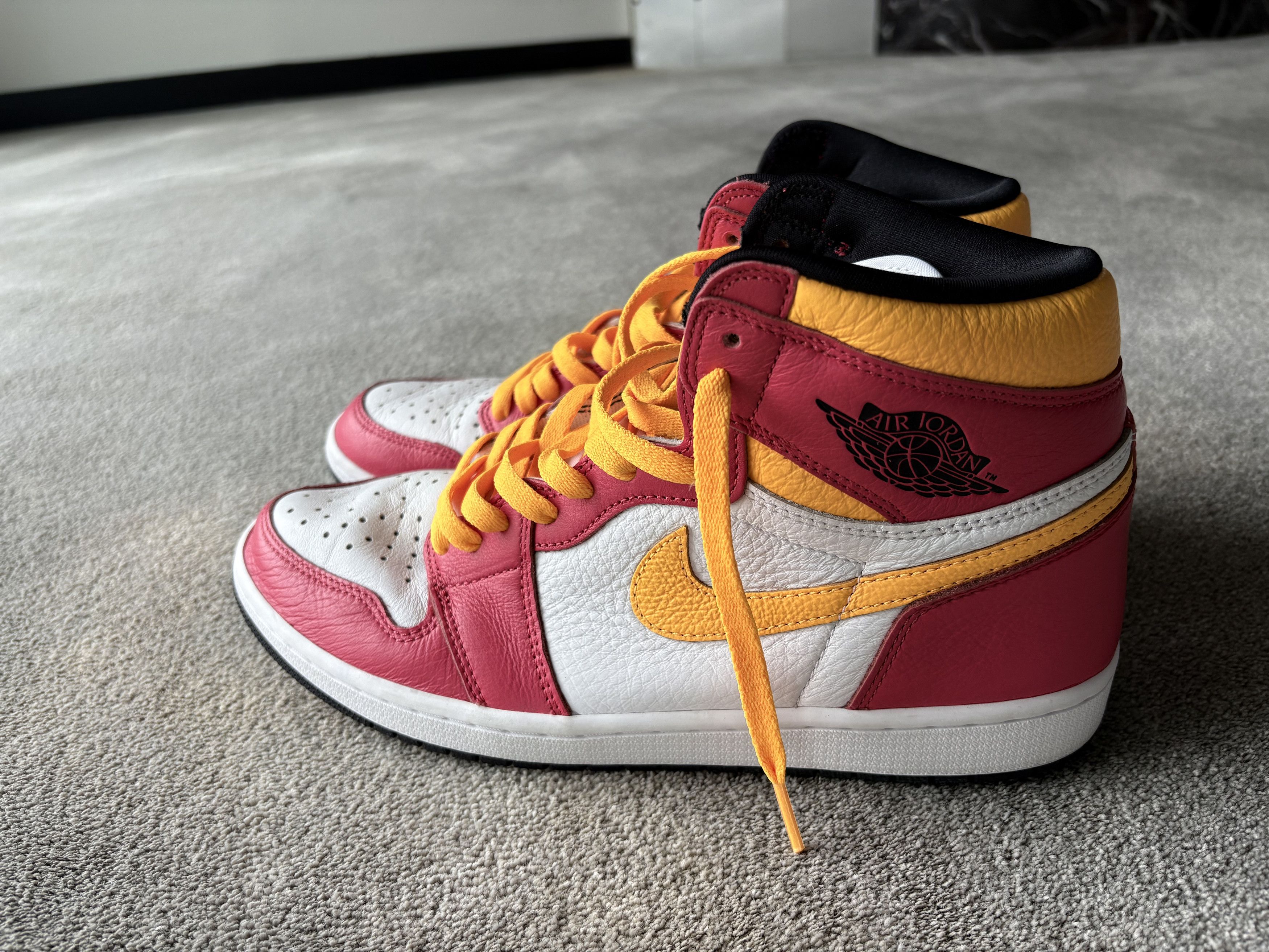 Jordan Brand Jordan 1 Retro High OG Size US 11 / EU 44 - 1 Thumbnail