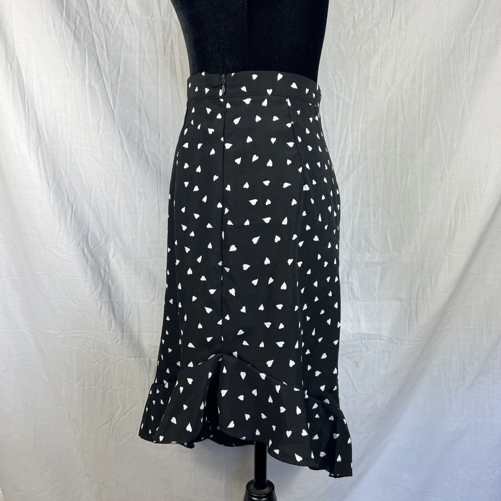 Nasty Gal Nasty Gal Black Asymmetrical Skirt Size 6 White Hearts Size 28" / US 6 / IT 42 - 5 Thumbnail