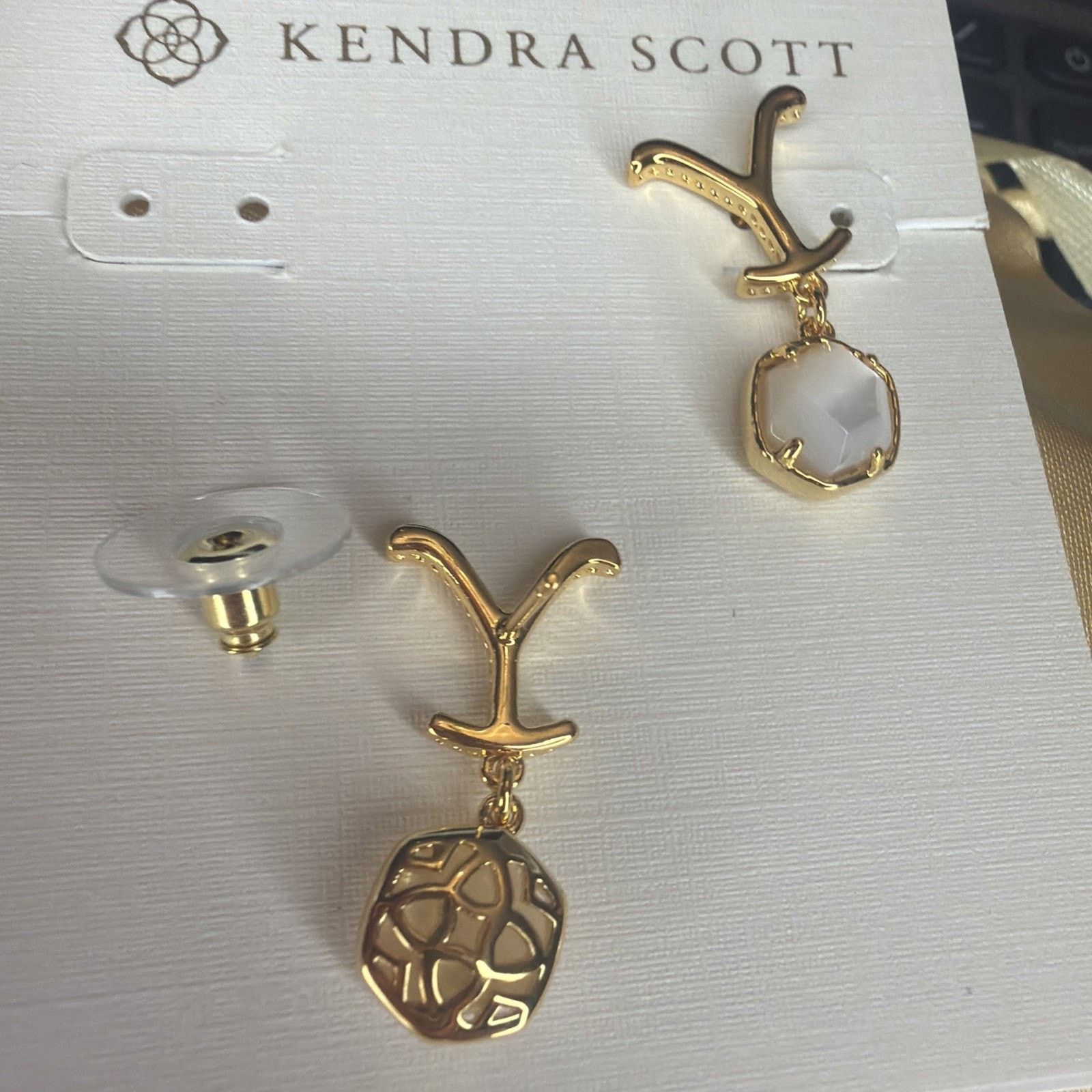 Kendra Scott Kendra Scott x Yellowstone Dutton Drop Earrings Vintage Gold Size ONE SIZE - 8 Thumbnail