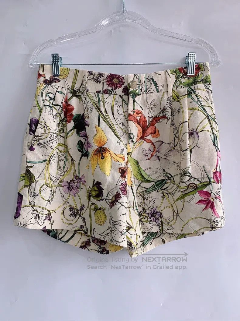 Gucci Floral beige shorts