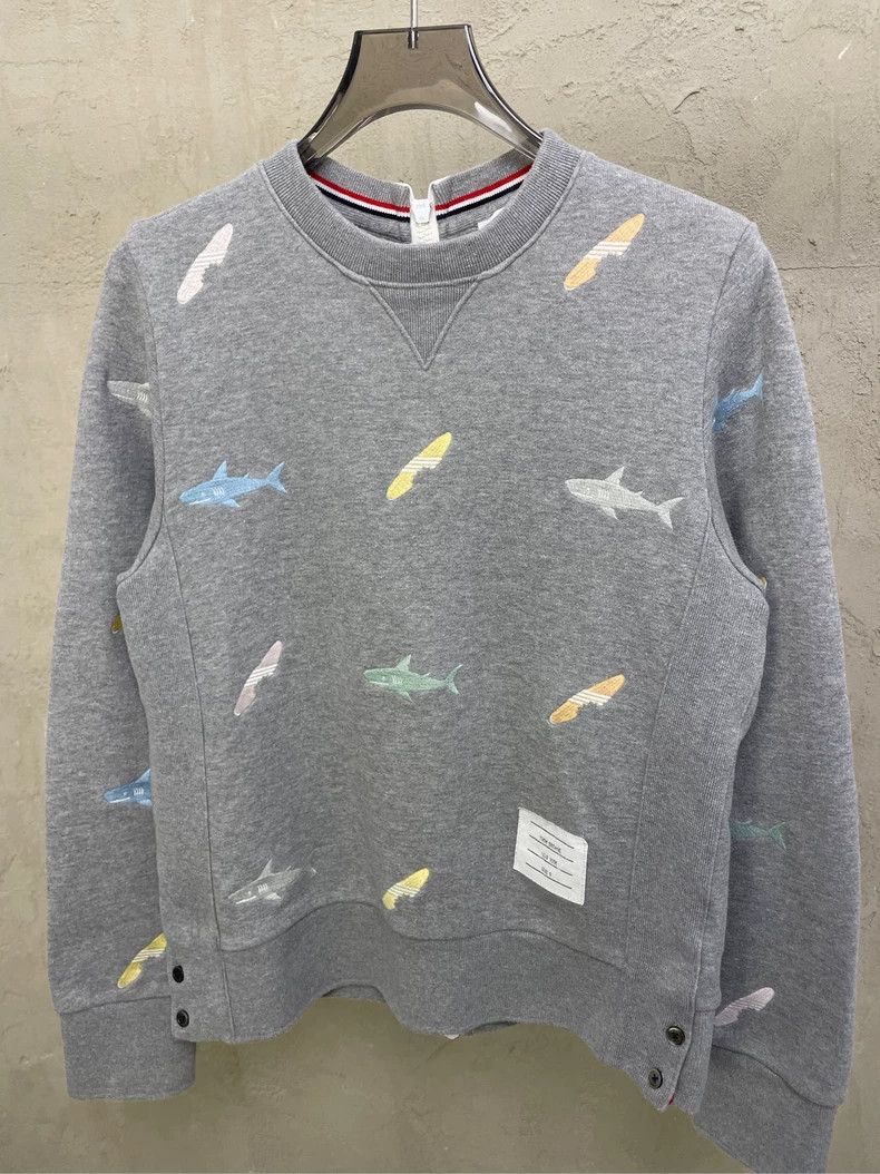 Thom Browne Thom browne Gray shark surfboard embroidered round neck bac Size US XS / EU 42 / 0 - 3 Thumbnail