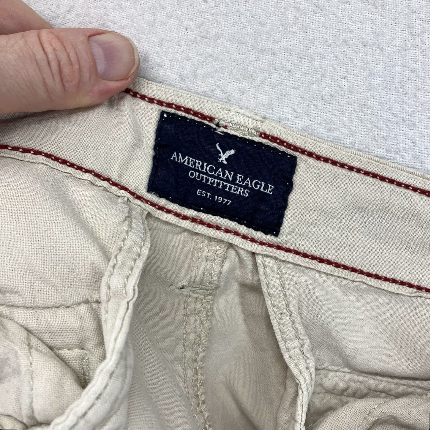 American Eagle Outfitters VINTAGE American Eagle Cargo Shorts Classic 33 Beige Baggy Pockets 36x10 Outdoor Mens Size US 33 - 4 Thumbnail