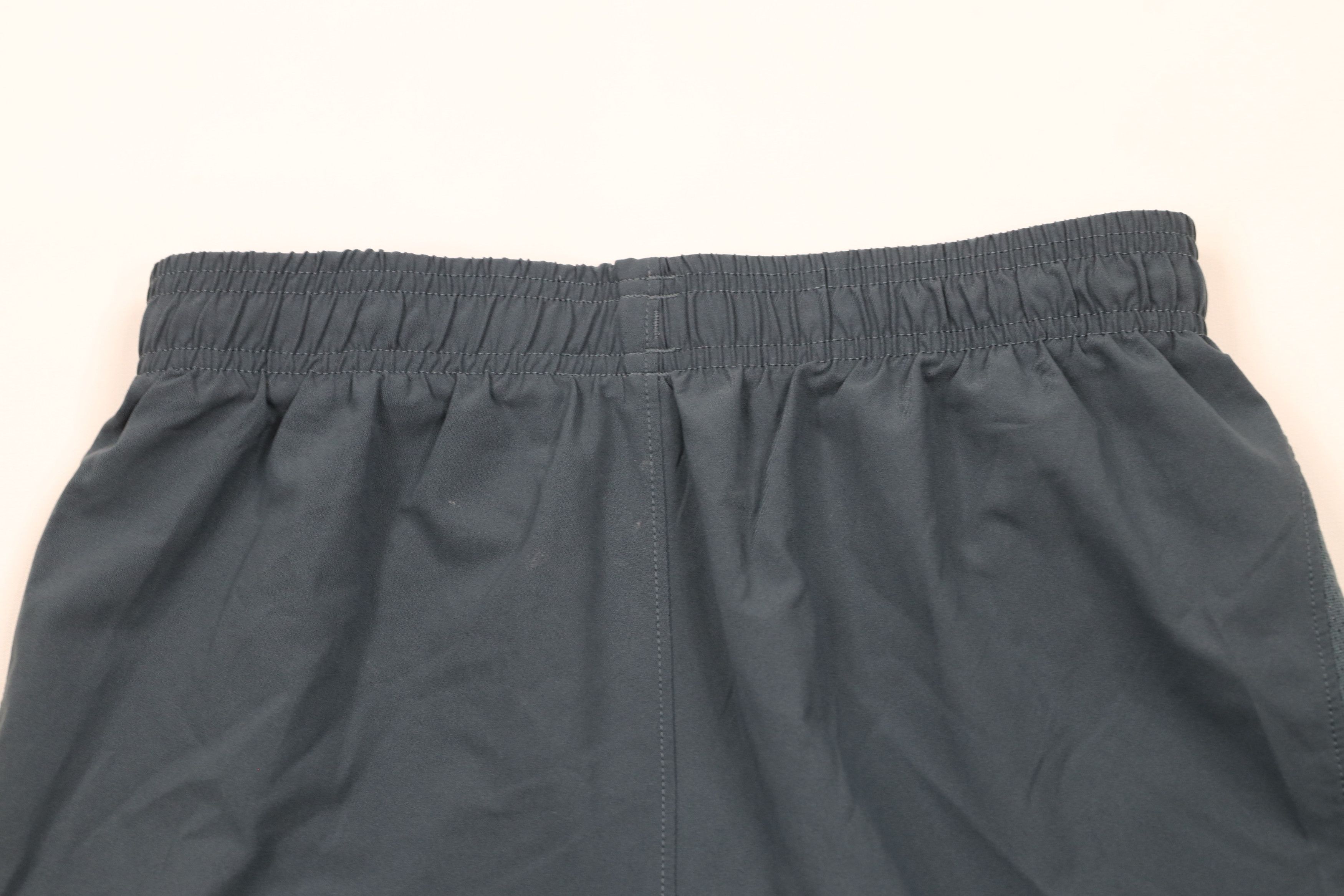 Under Armour × Vintage Under Armour HeatGear Lined Running Jogging Gym Shorts Gray Size US 30 / EU 46 - 9 Thumbnail