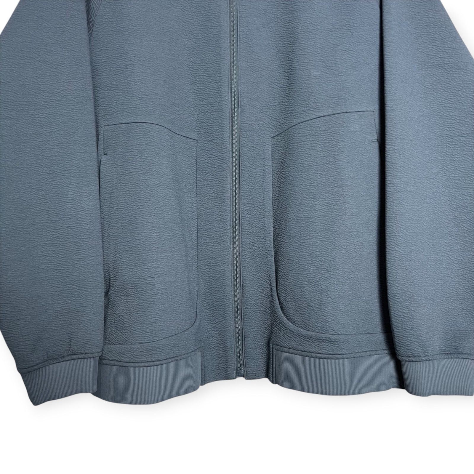 Lululemon Lululemon Textured Spacer Bomber Jacket Gray L NWT Size US L / EU 52-54 / 3 - 9 Thumbnail