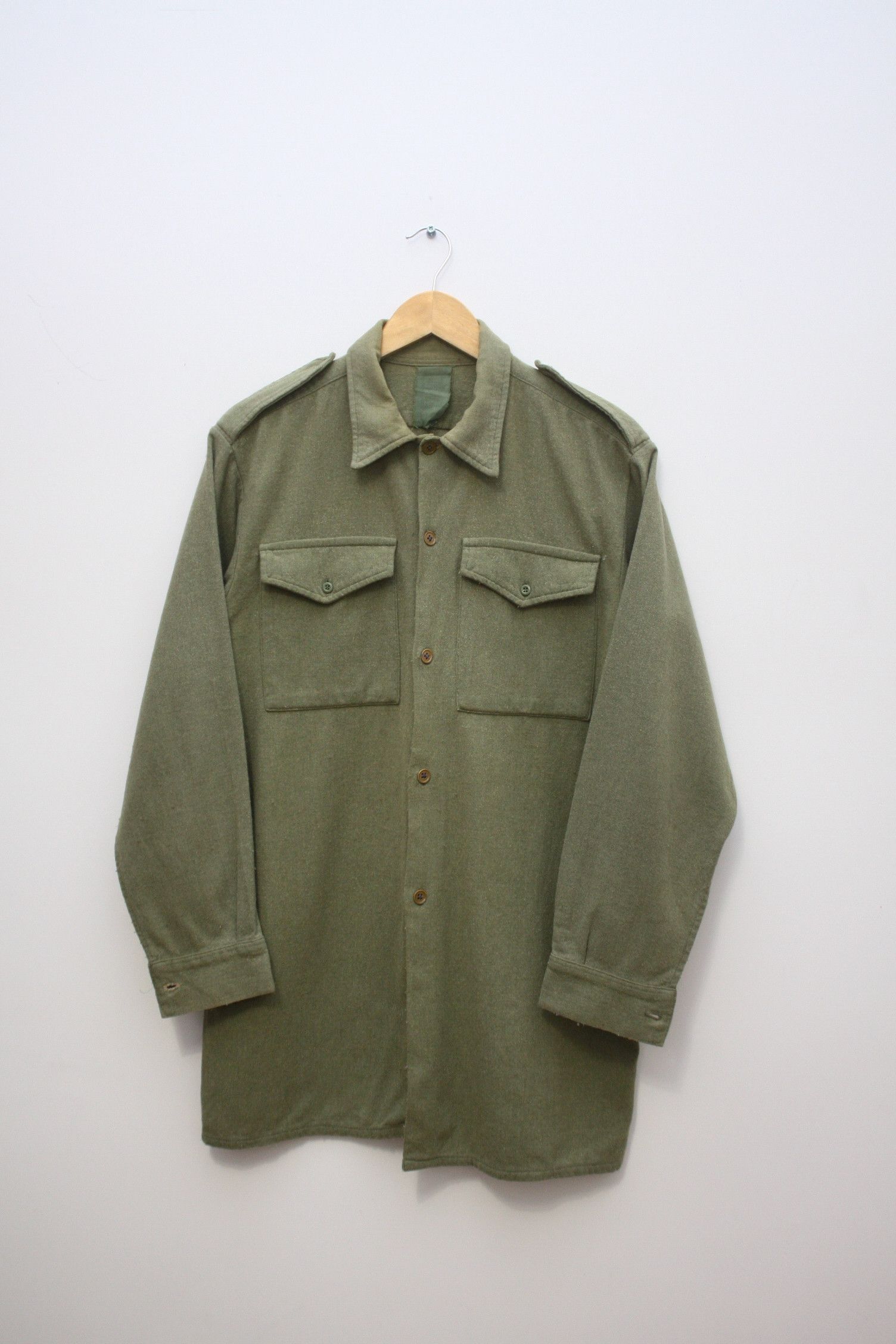 Vintage Vintage Army Green L/S Shirt Size US L / EU 52-54 / 3 - 1 Thumbnail