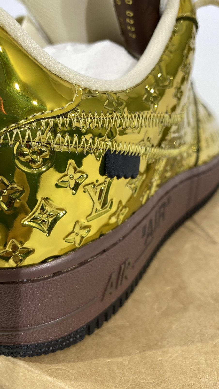 Louis Vuitton Louis Vuitton X Nike 10 Air Force 1 Gold Metallic Size US 10 / EU 43 - 9 Thumbnail