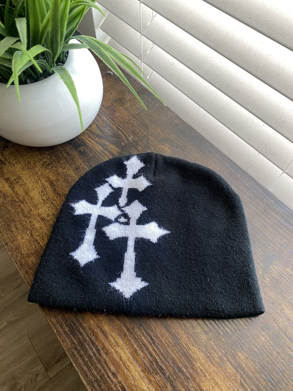 Other Black Cross Skully Beanie Size ONE SIZE - 1 Thumbnail