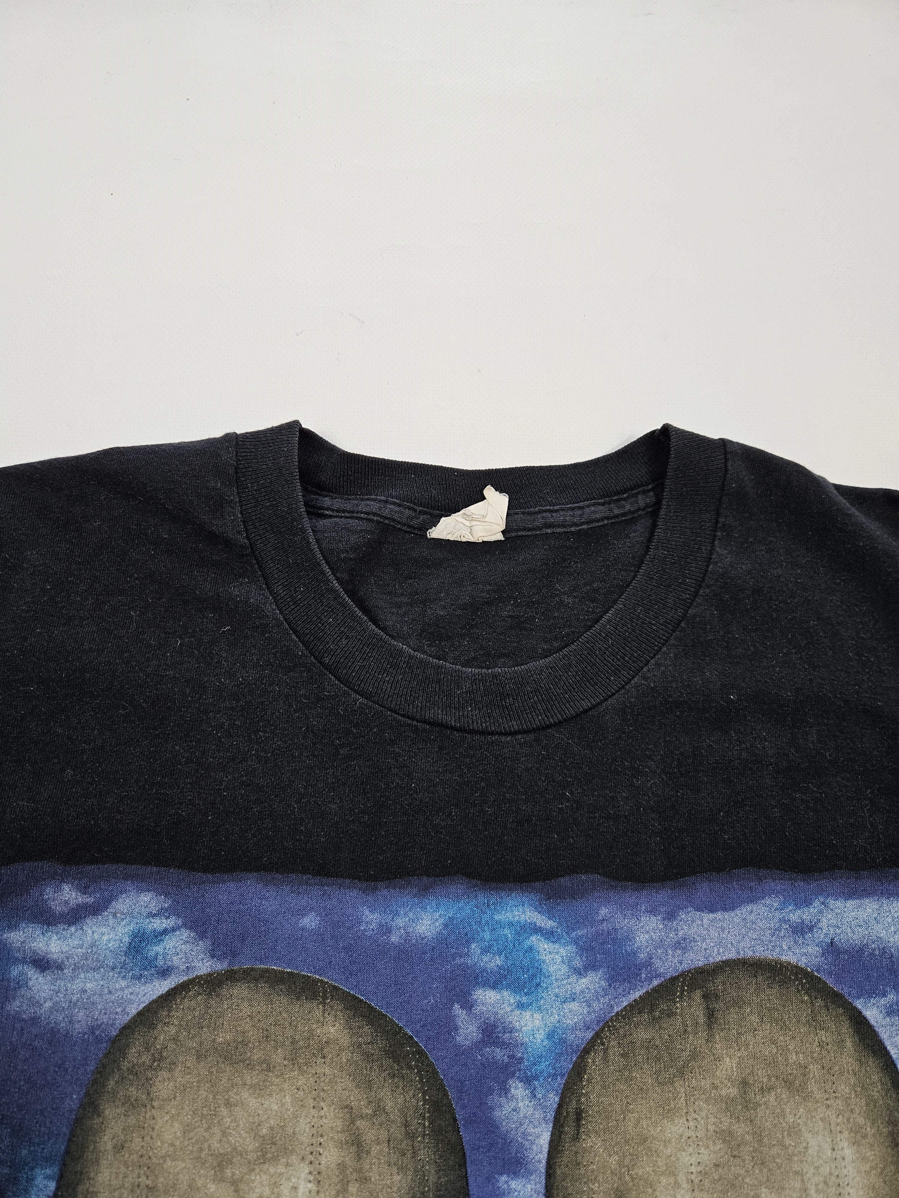 Band Tees Vintage 1994 pink floyd division bell european tour tee Size US L / EU 52-54 / 3 - 3 Thumbnail