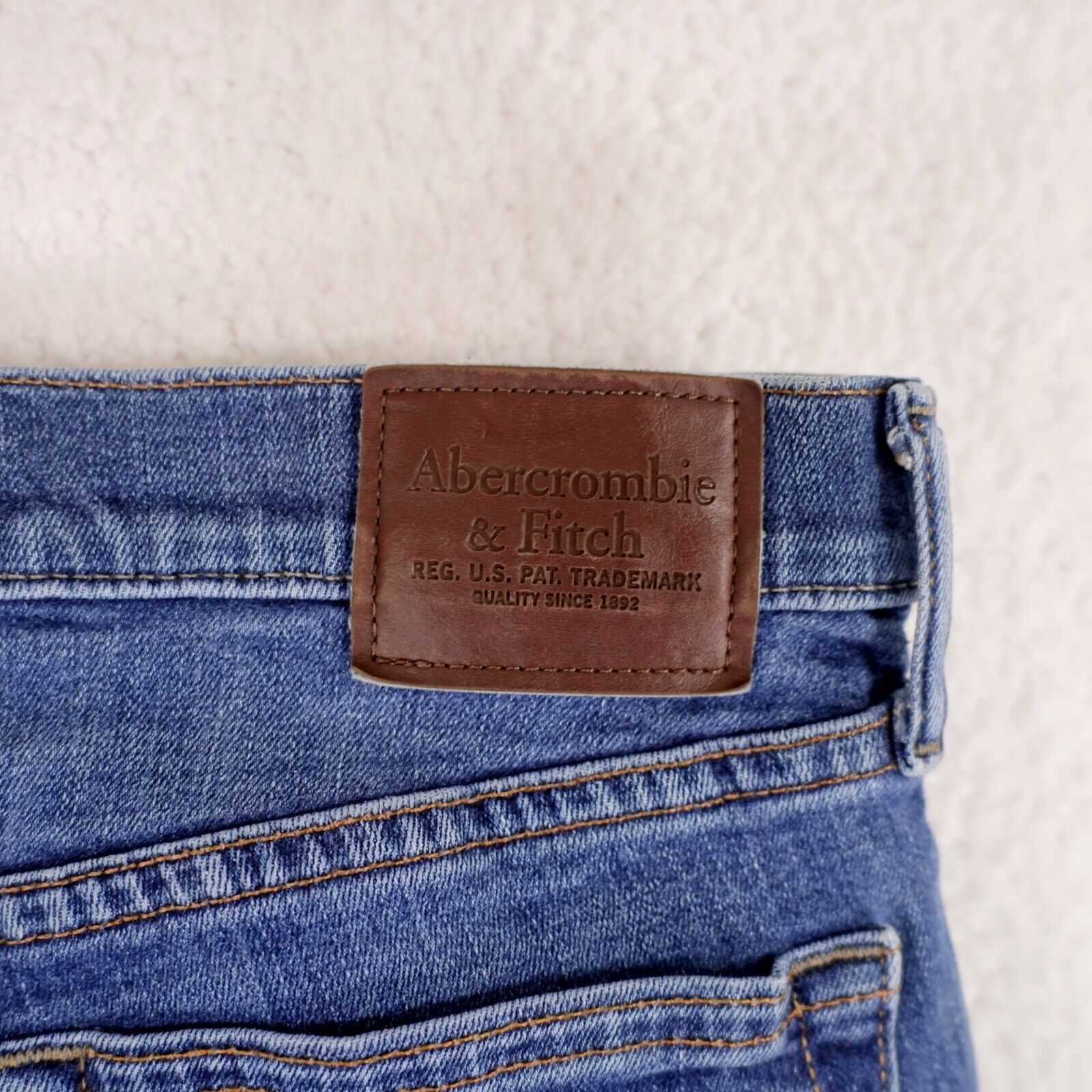 Abercrombie & Fitch Abercrombie & Fitch Straight Stretch Blue Wiskering Denim Je Size US 32 / EU 48 - 5 Thumbnail