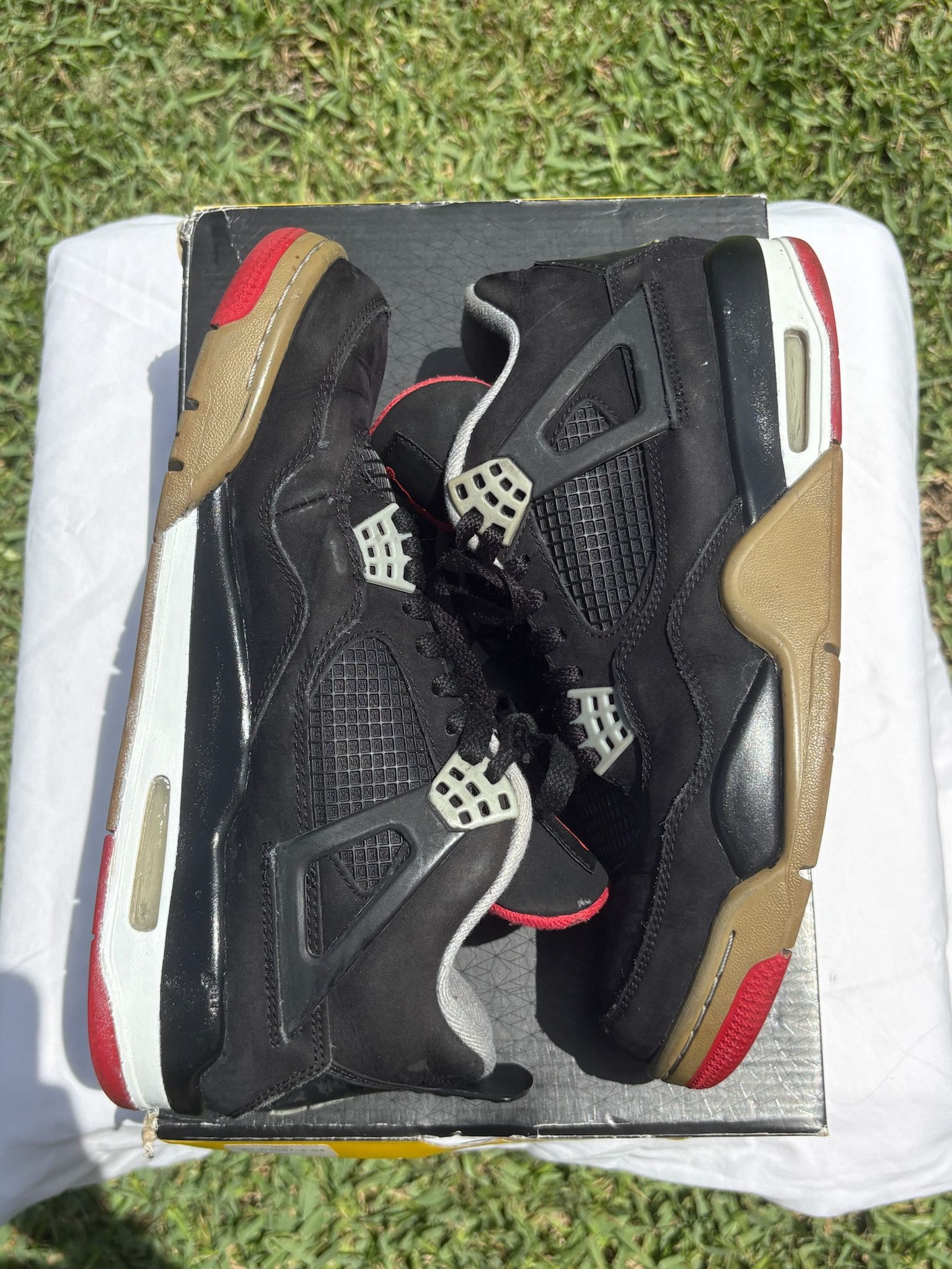 Jordan Brand Jordan 4 Bred 2012 Size 9 Size US 9 / EU 42 - 2 Thumbnail