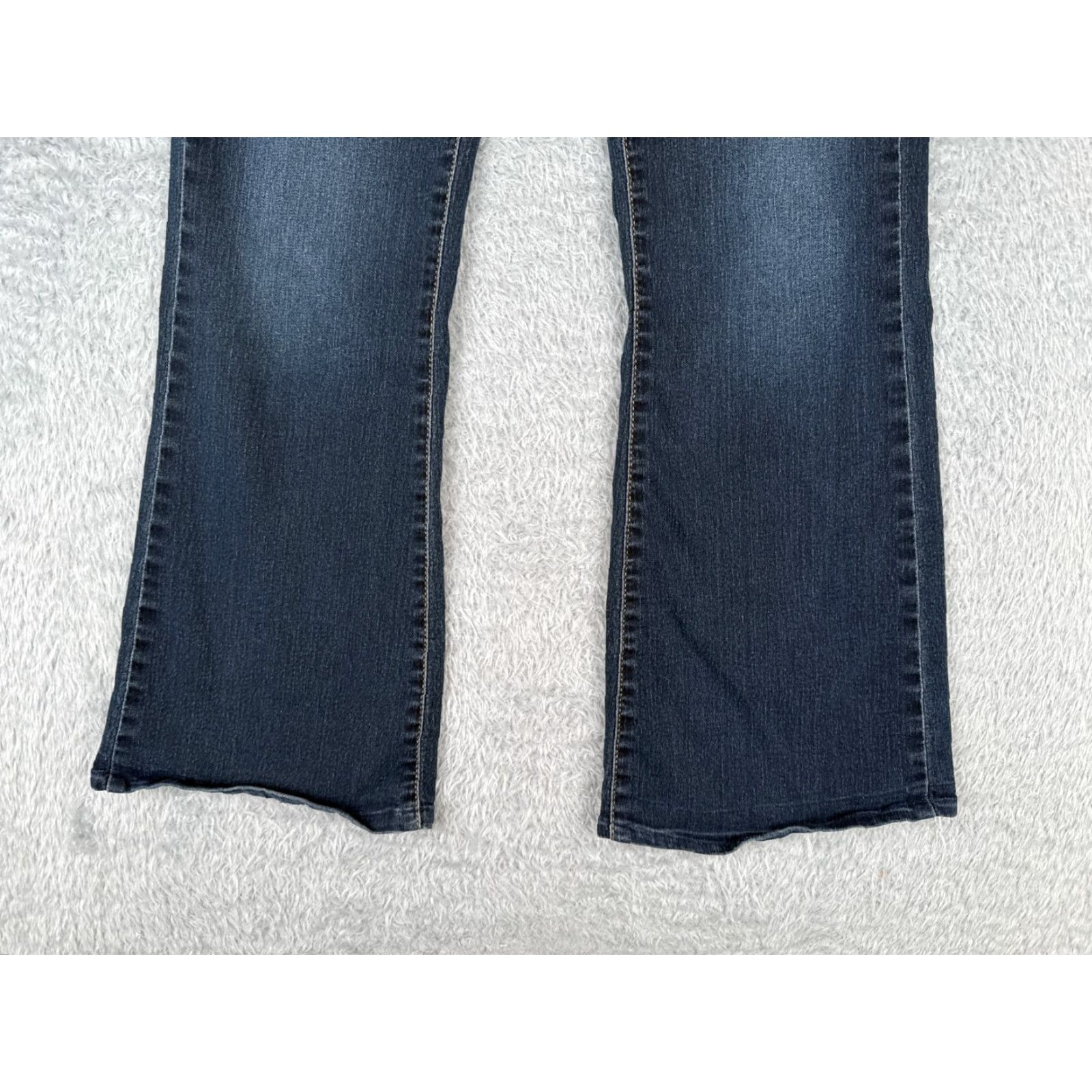Levi's Levis Jeans Womens 6 Blue Denim Boot Cut Modern Cotton Blend Dark Retro 28x27 Womens Size 28" / US 6 / IT 42 - 2 Thumbnail