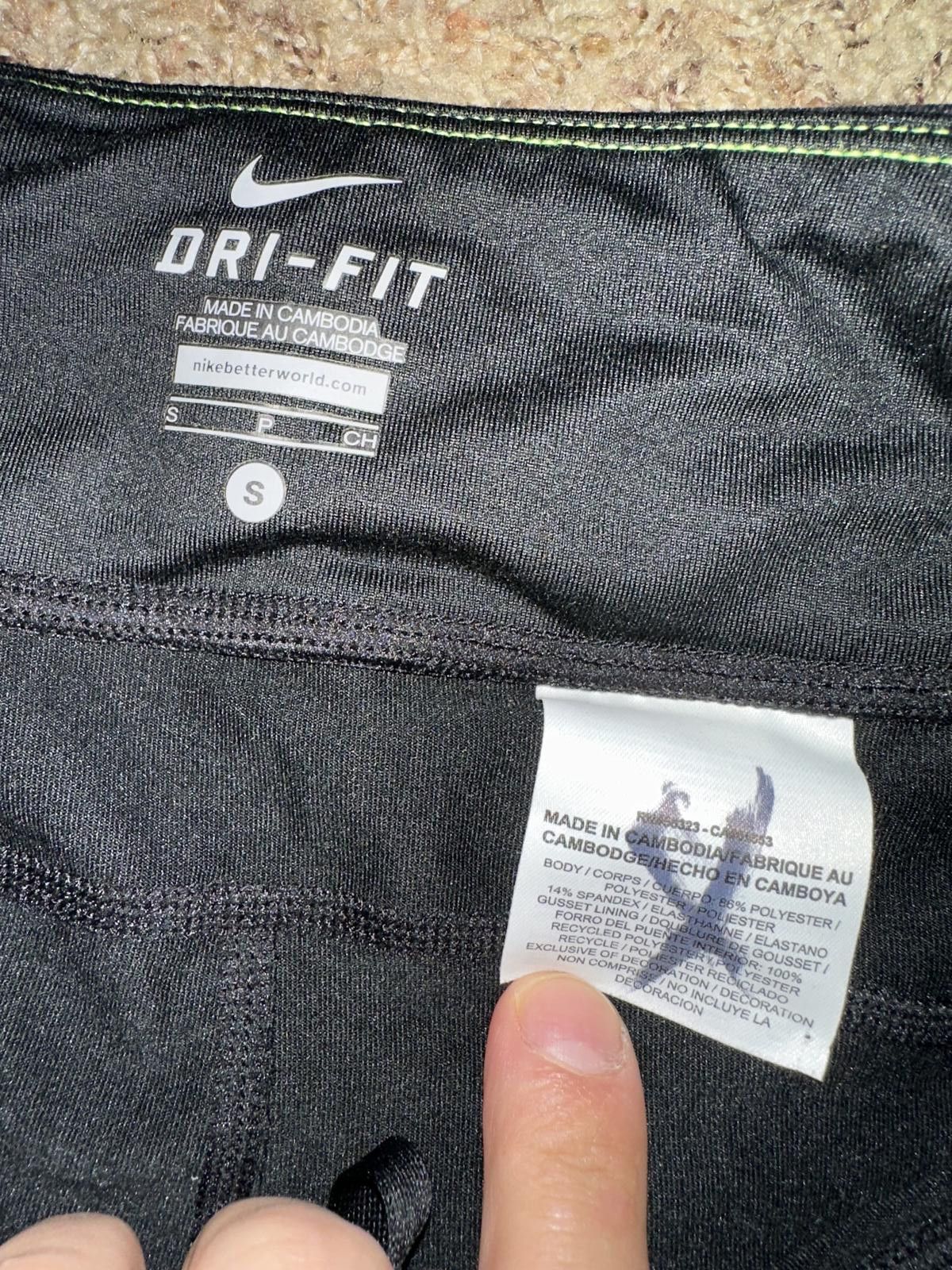 Nike Nike Women’s DRI-FI Tight Running Gym Shorts Size 28" / US 6 / IT 42 - 4 Thumbnail